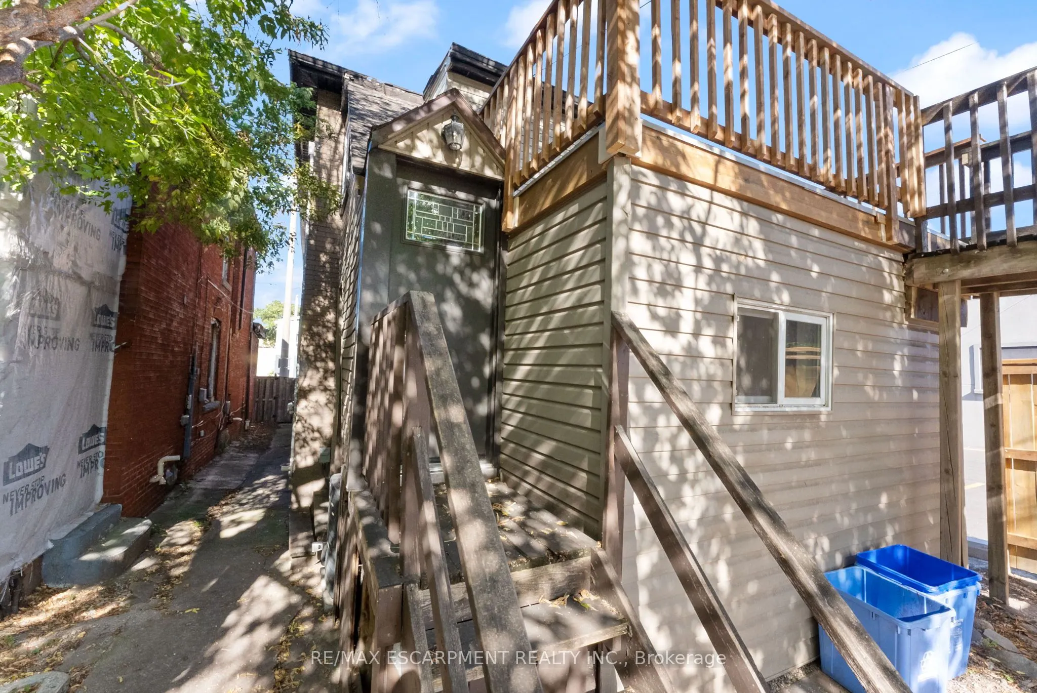940 Barton Street E