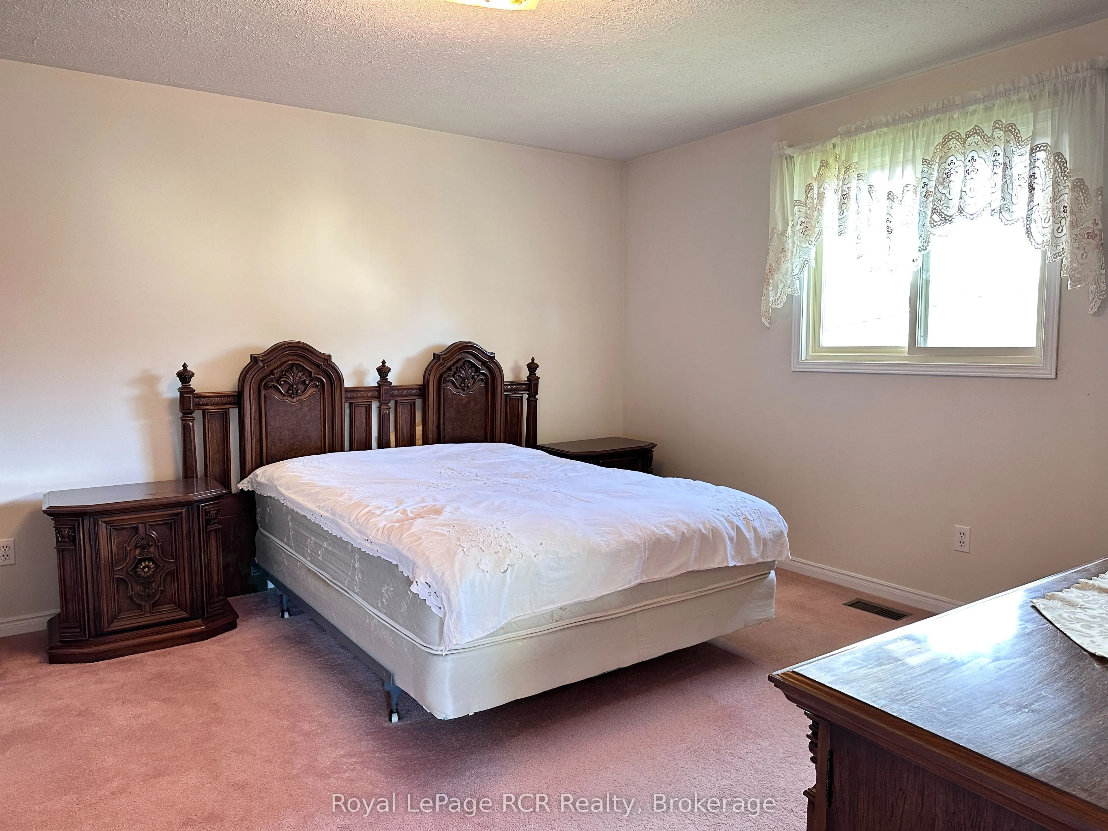 218 4th Street Crescent