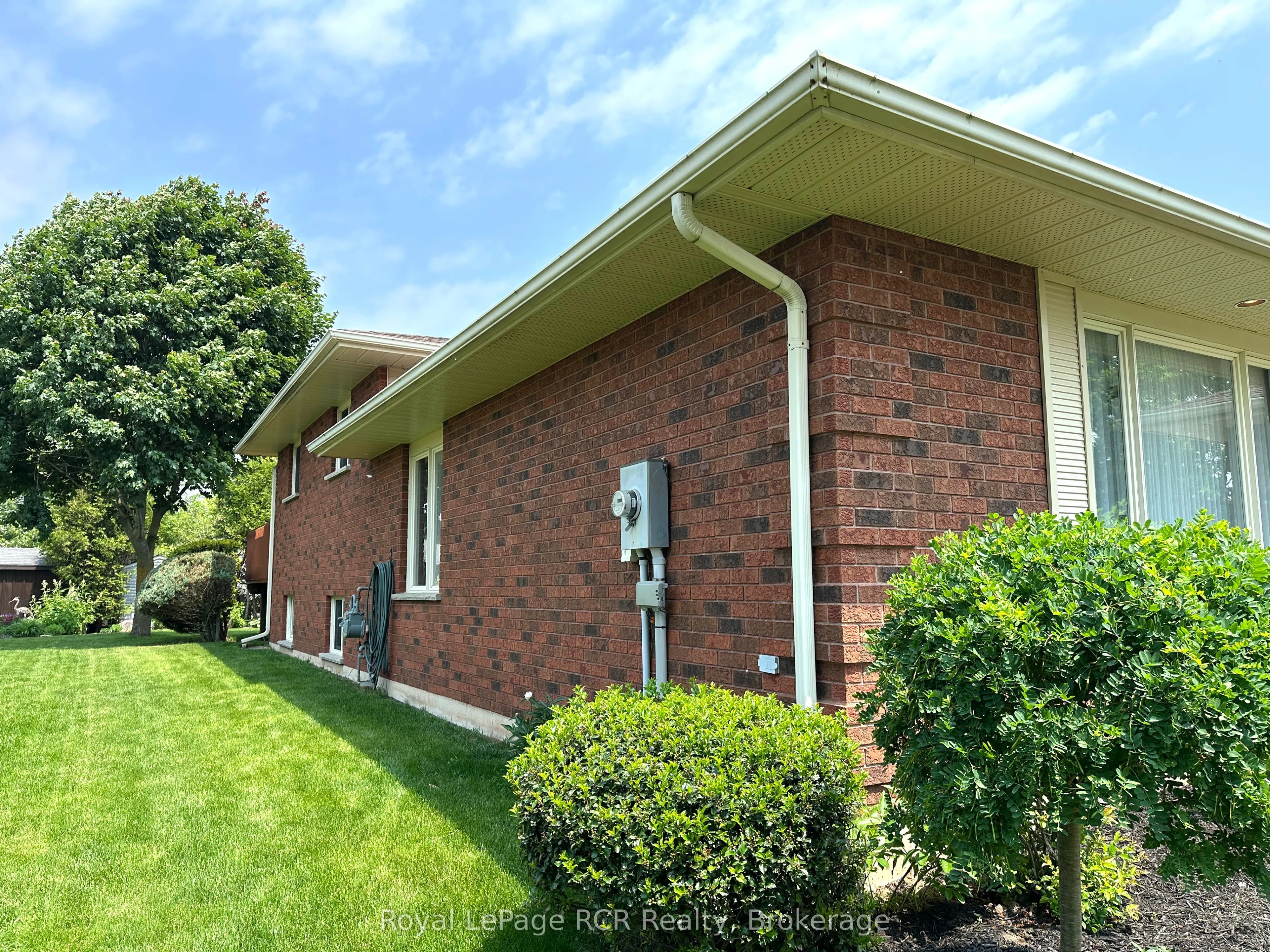 218 4th Street Crescent
