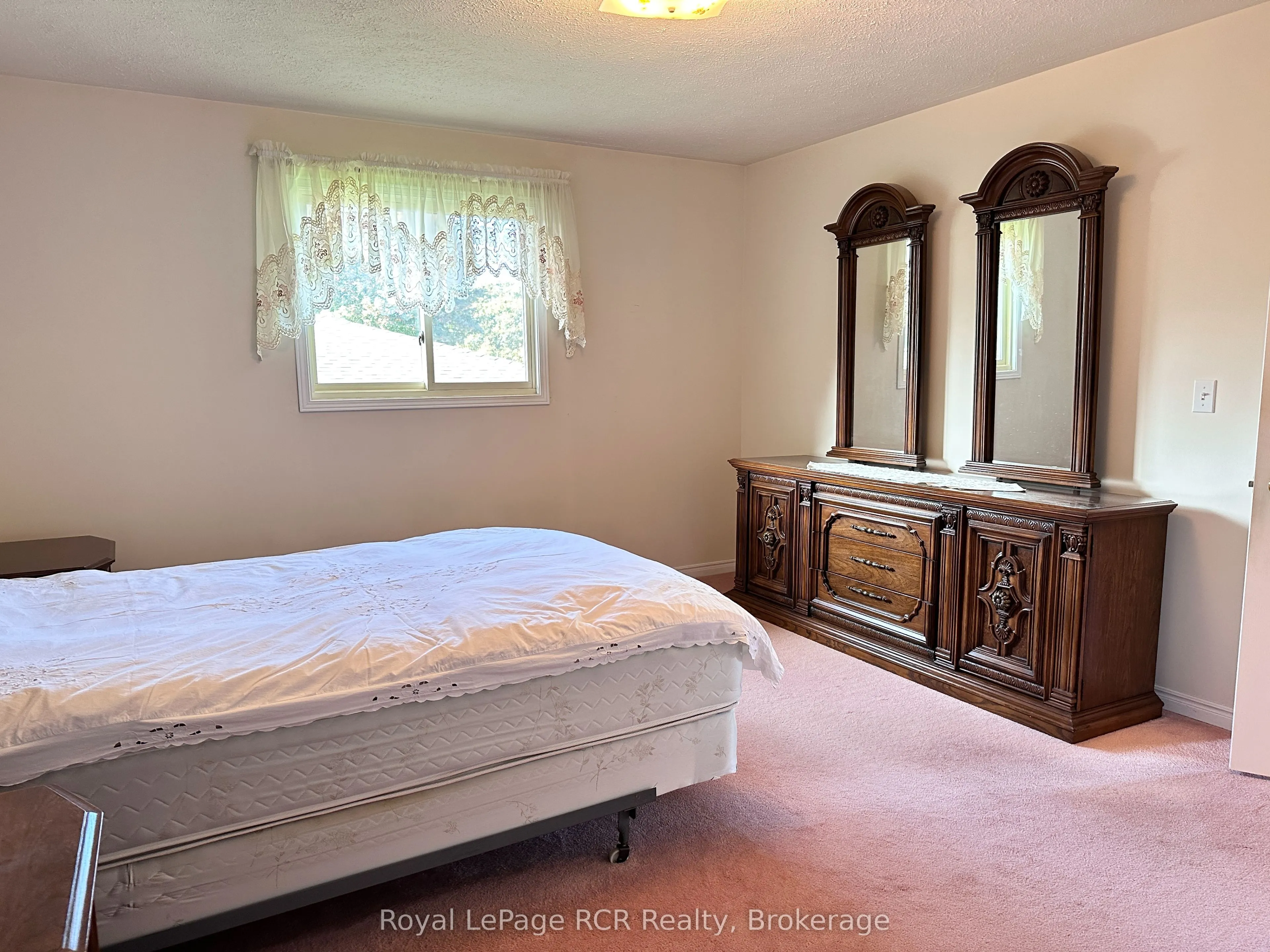 218 4th Street Crescent