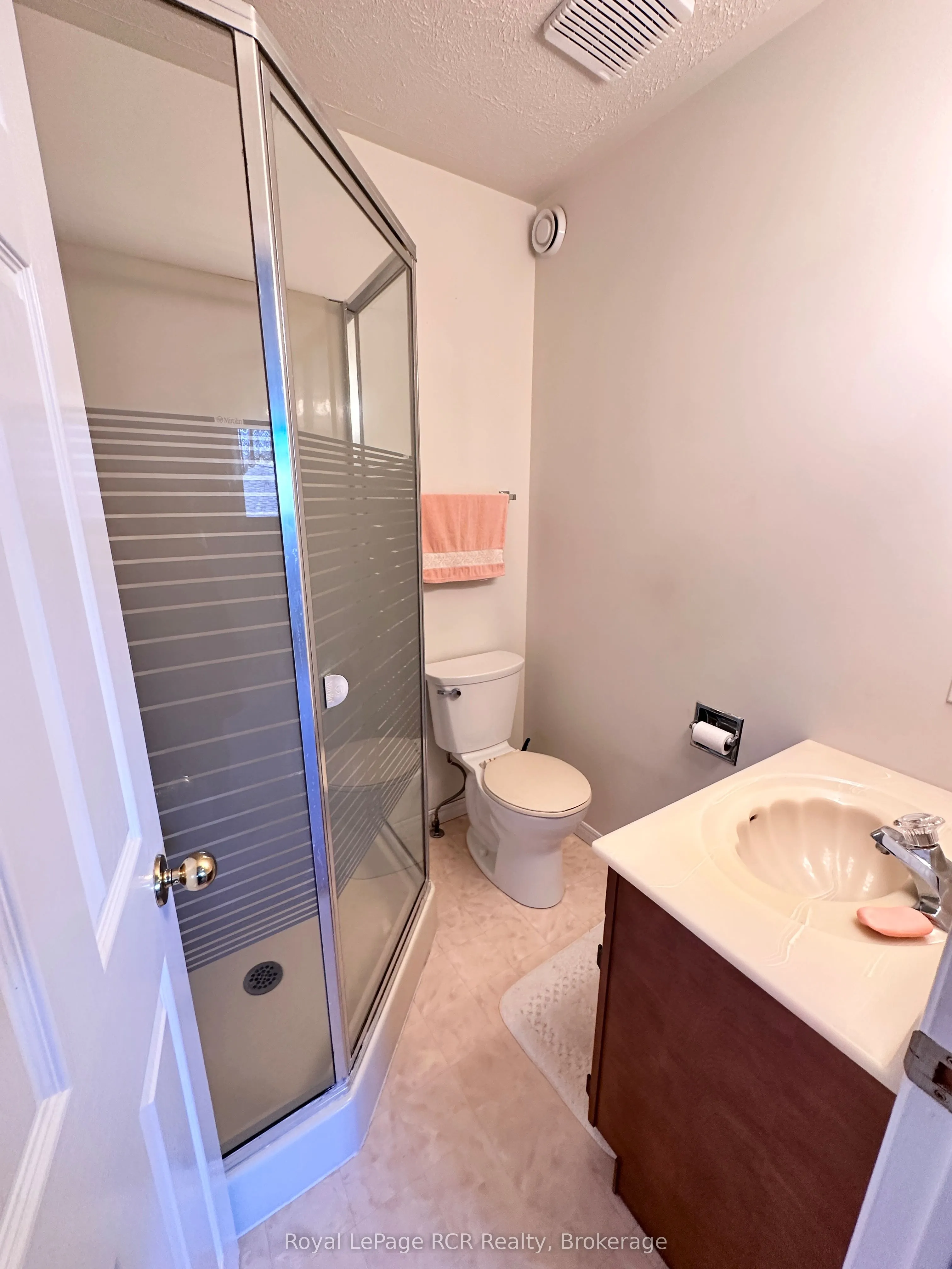 218 4th Street Crescent