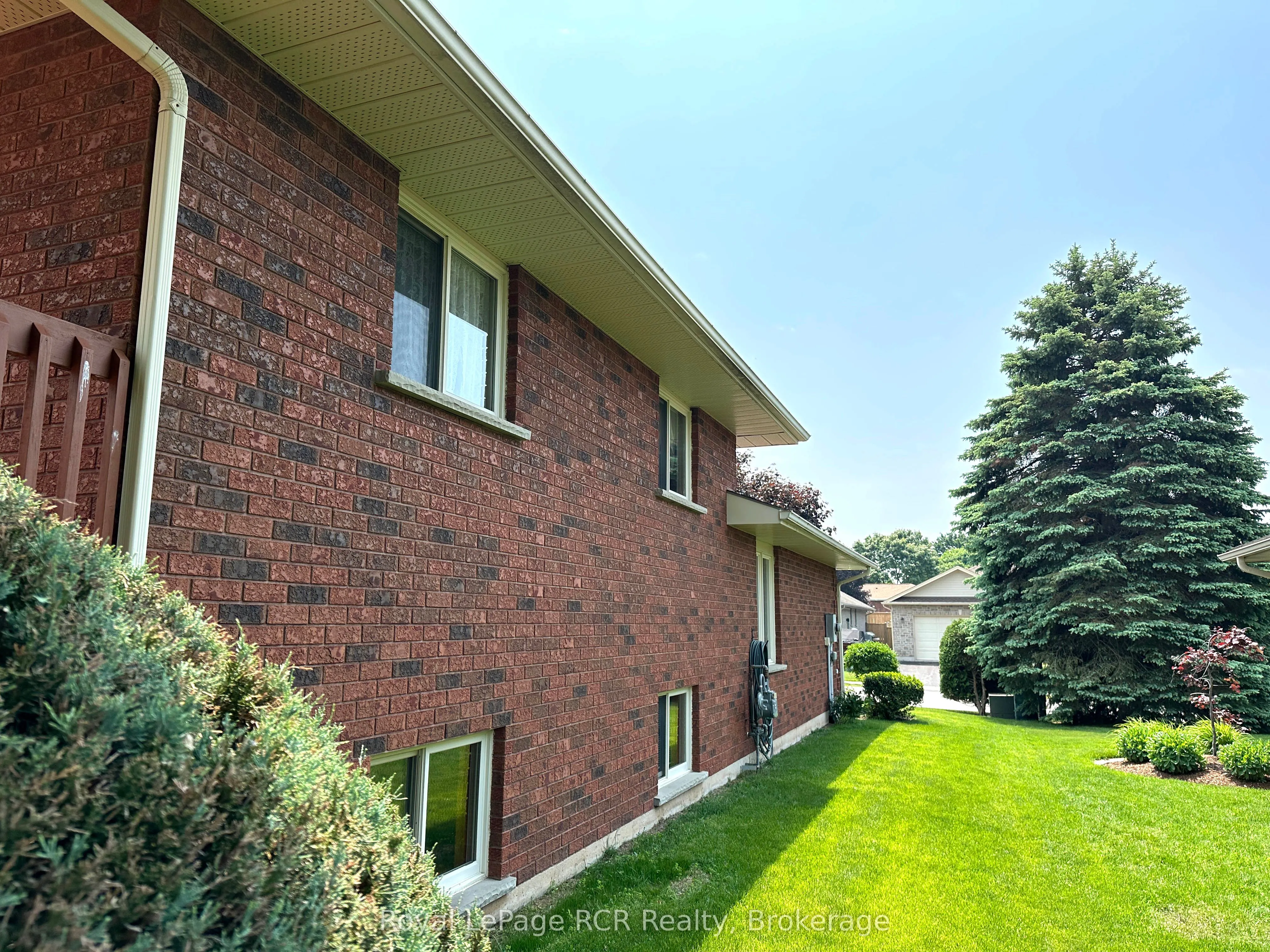 218 4th Street Crescent