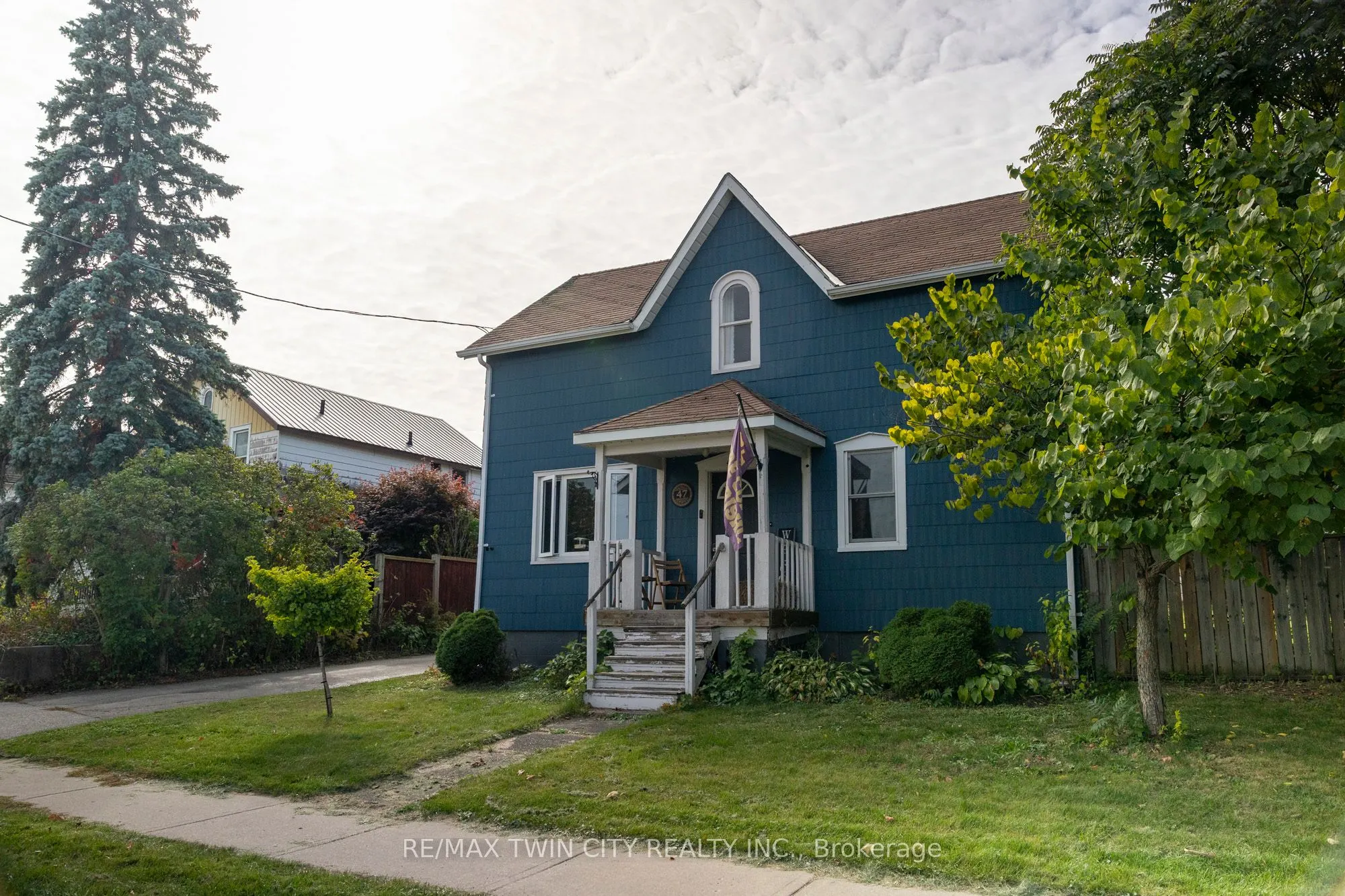 47 SIMCOE Street