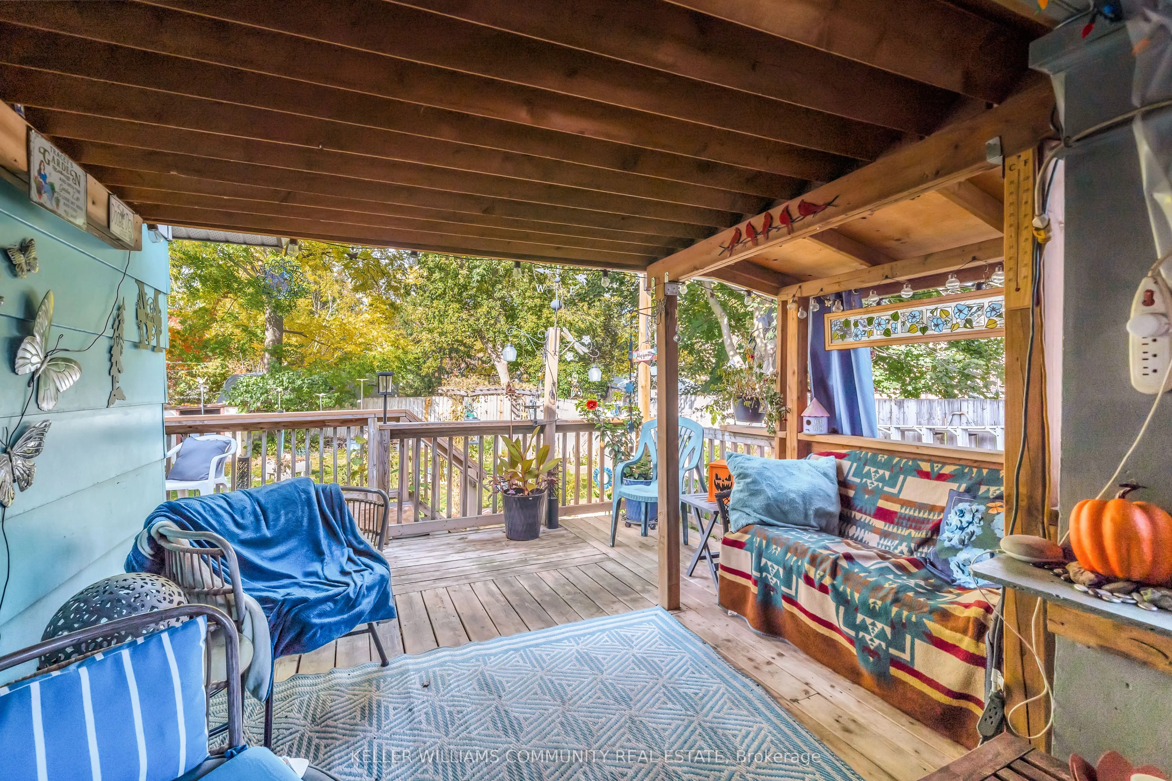 112 Lansdowne Street W