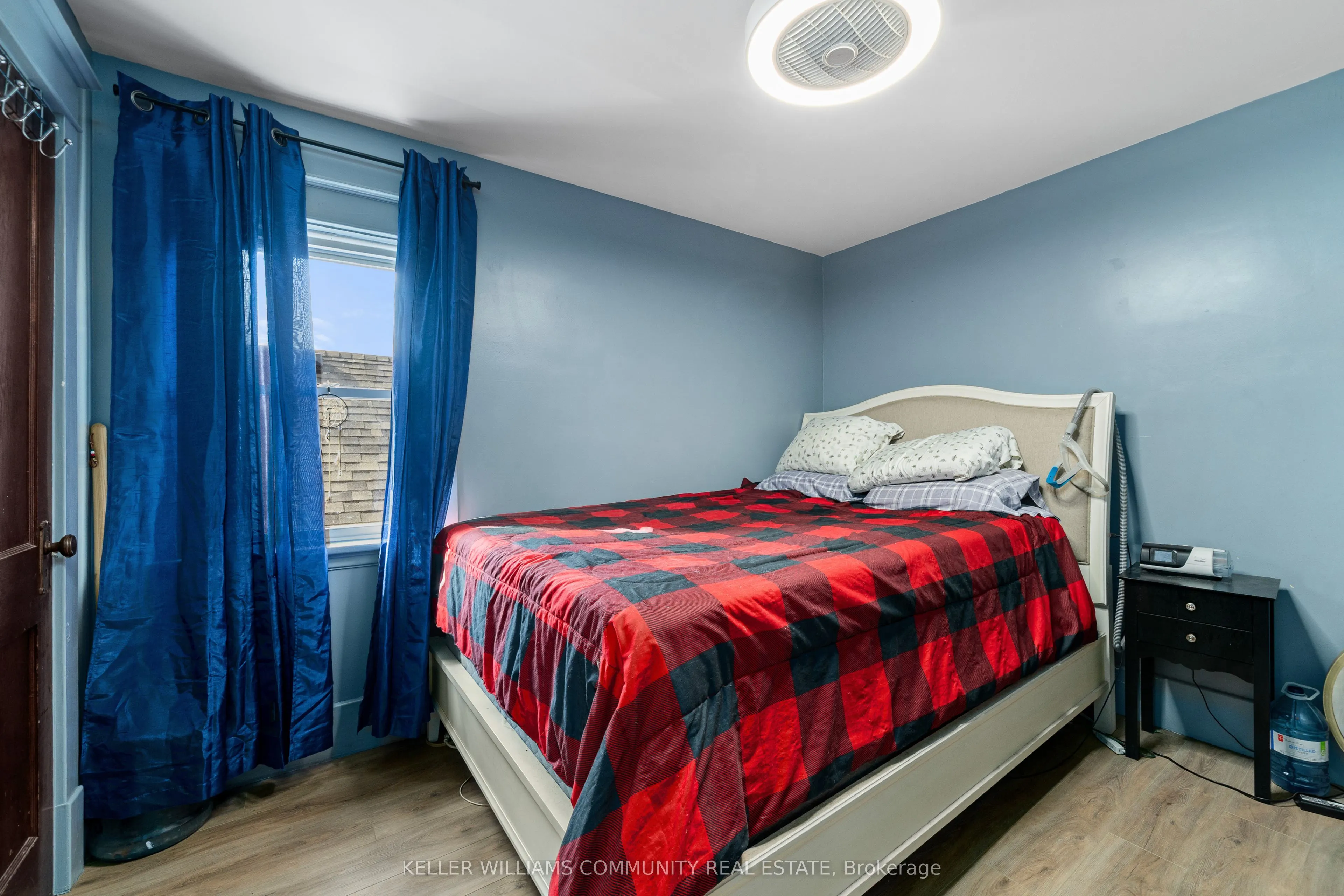 112 Lansdowne Street W