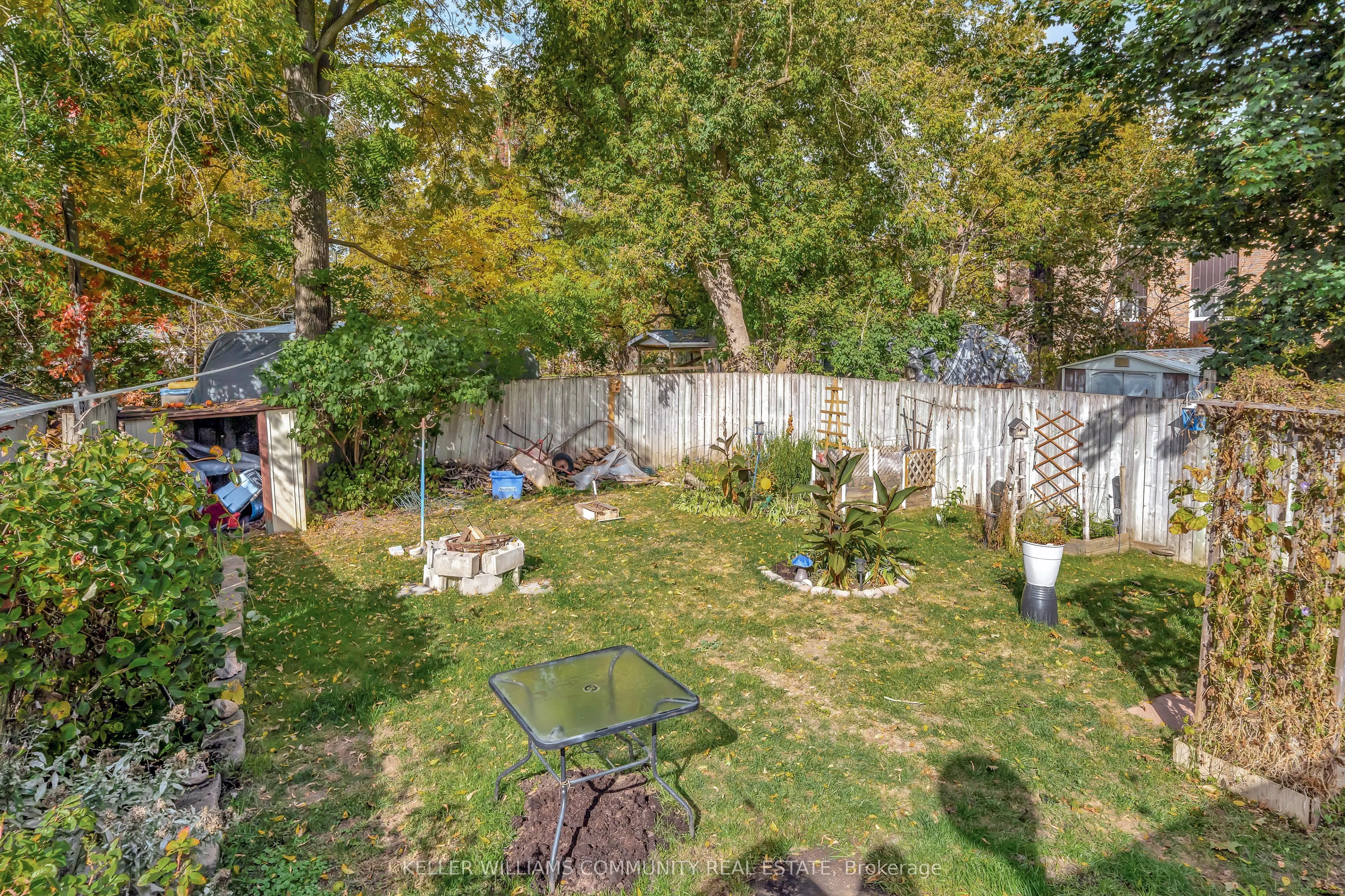 112 Lansdowne Street W
