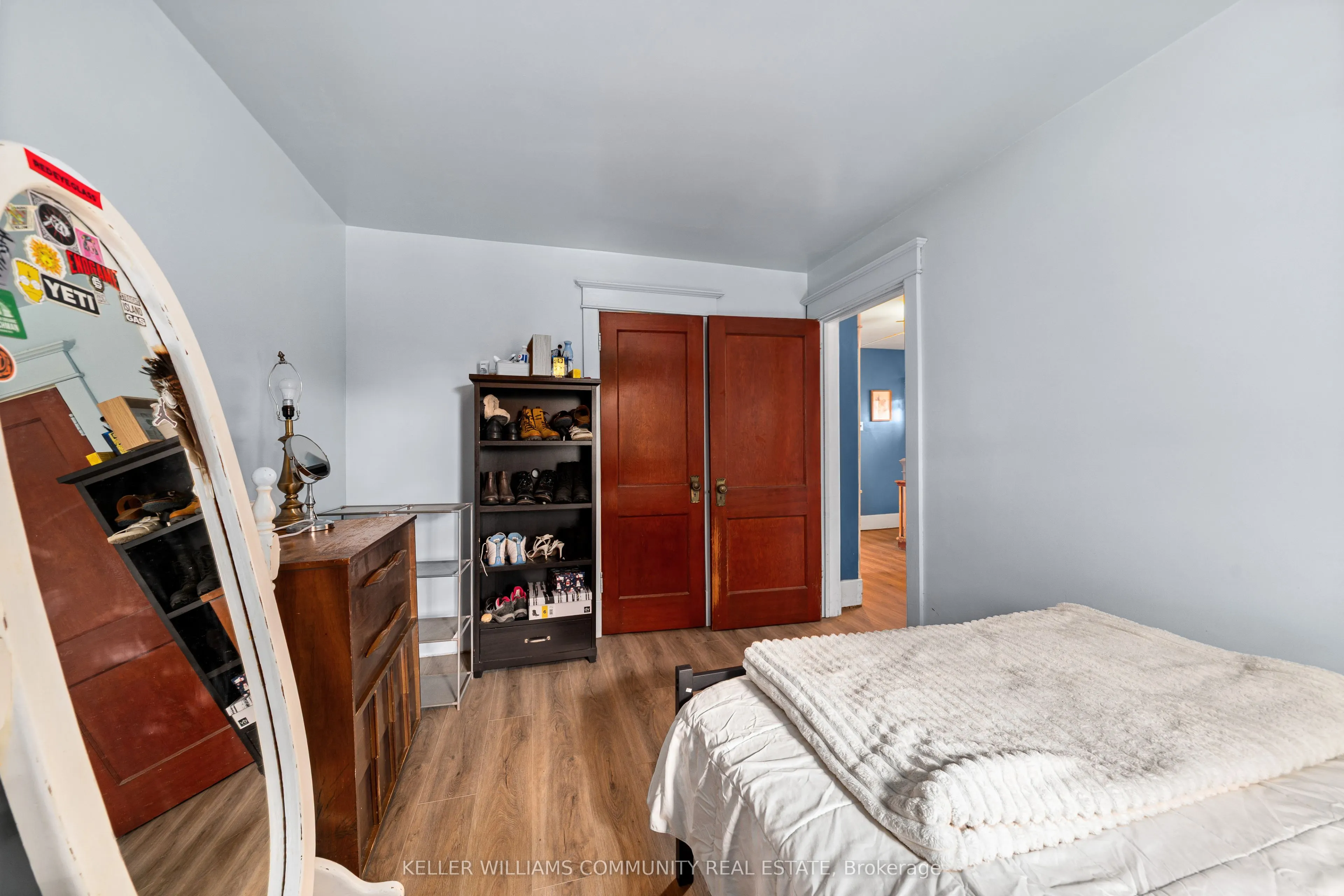 112 Lansdowne Street W