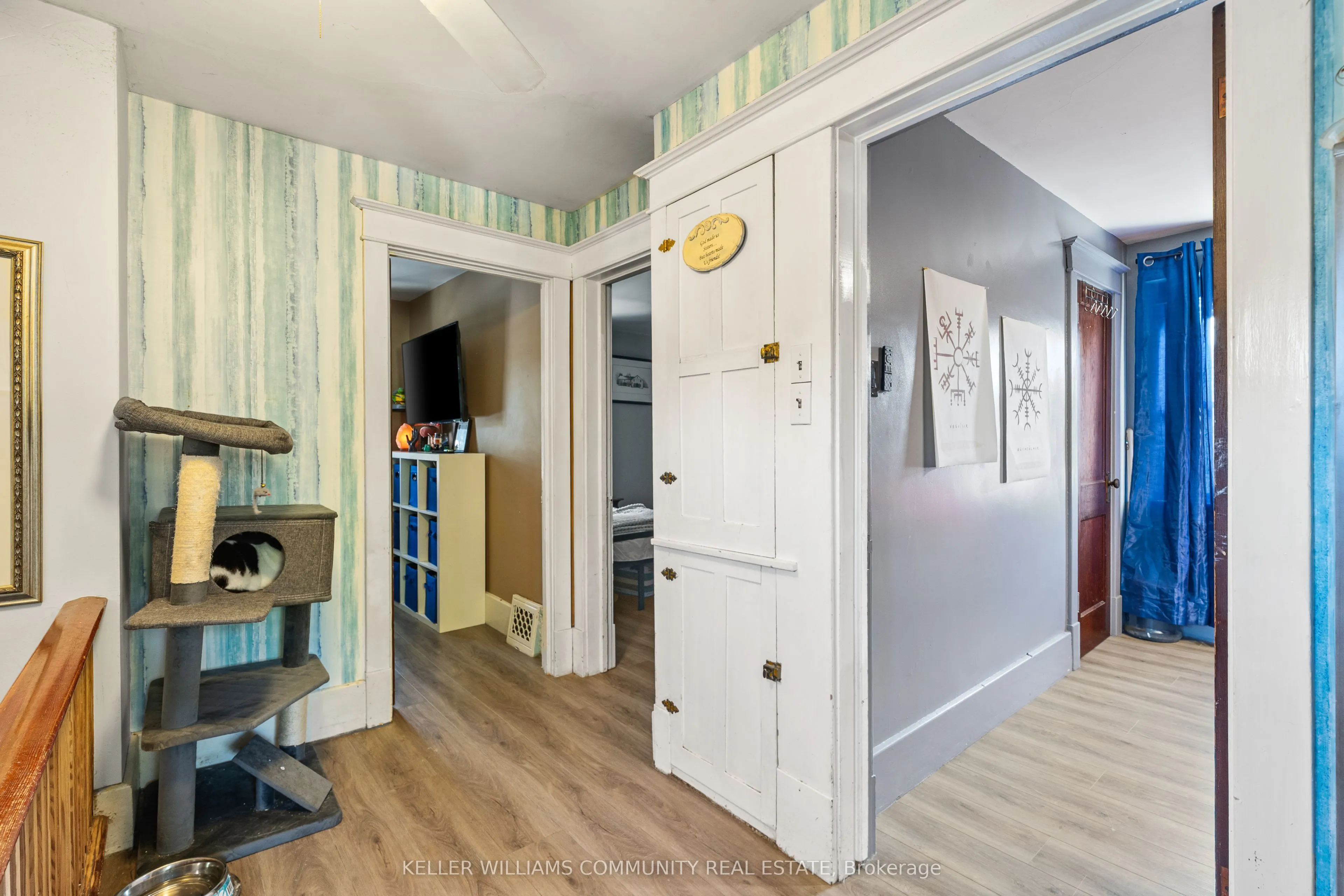 112 Lansdowne Street W
