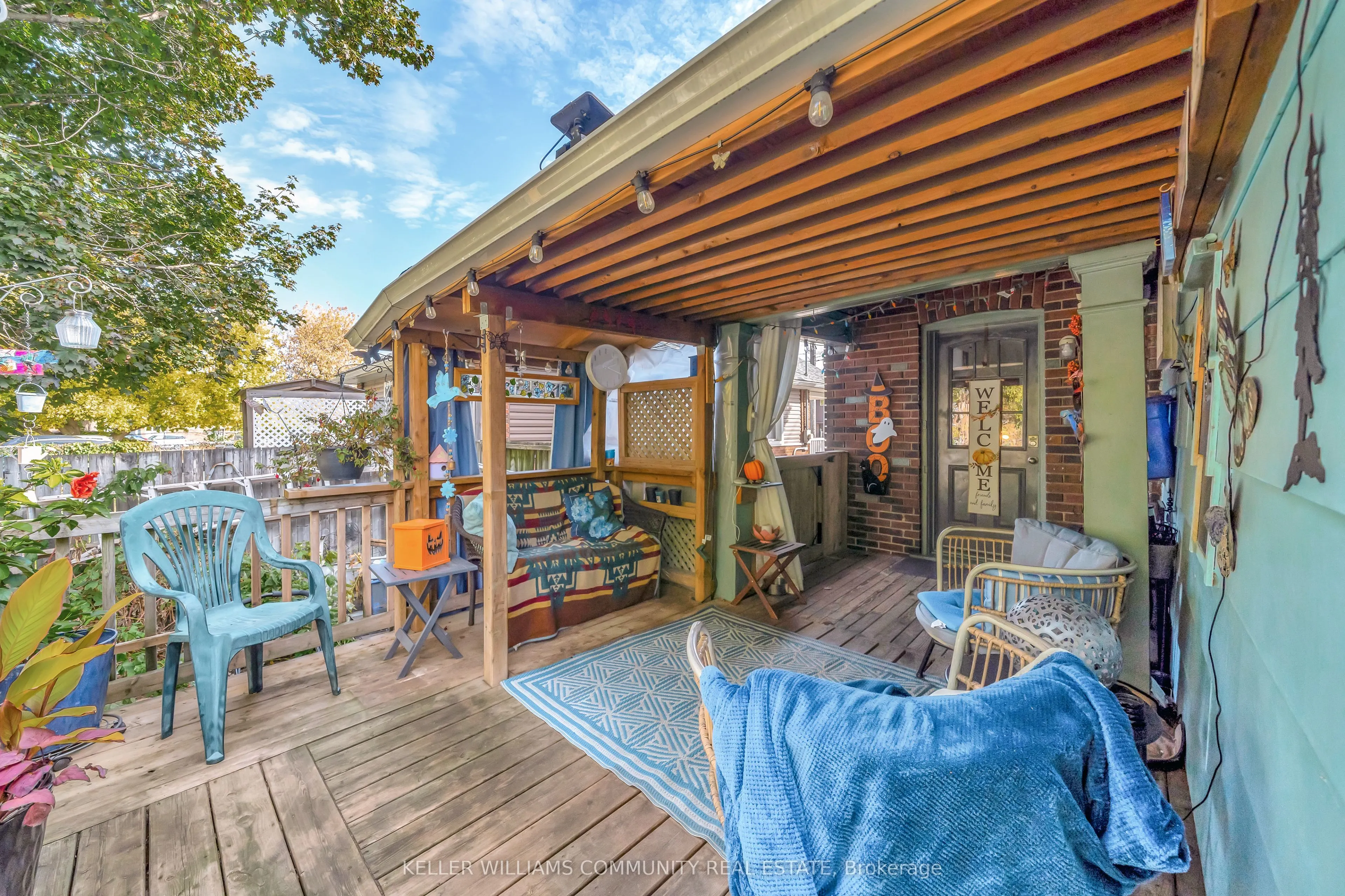 112 Lansdowne Street W
