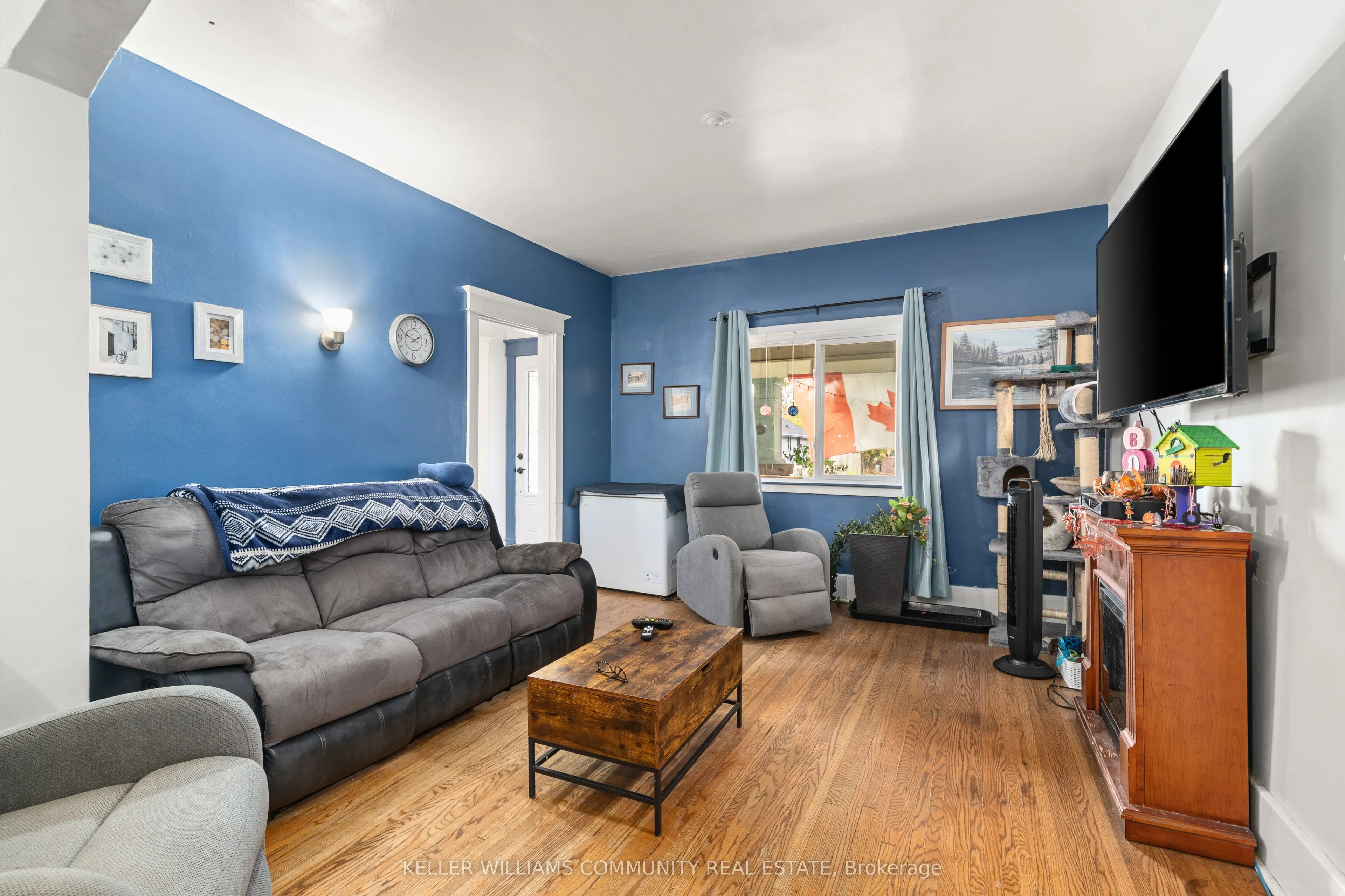 112 Lansdowne Street W