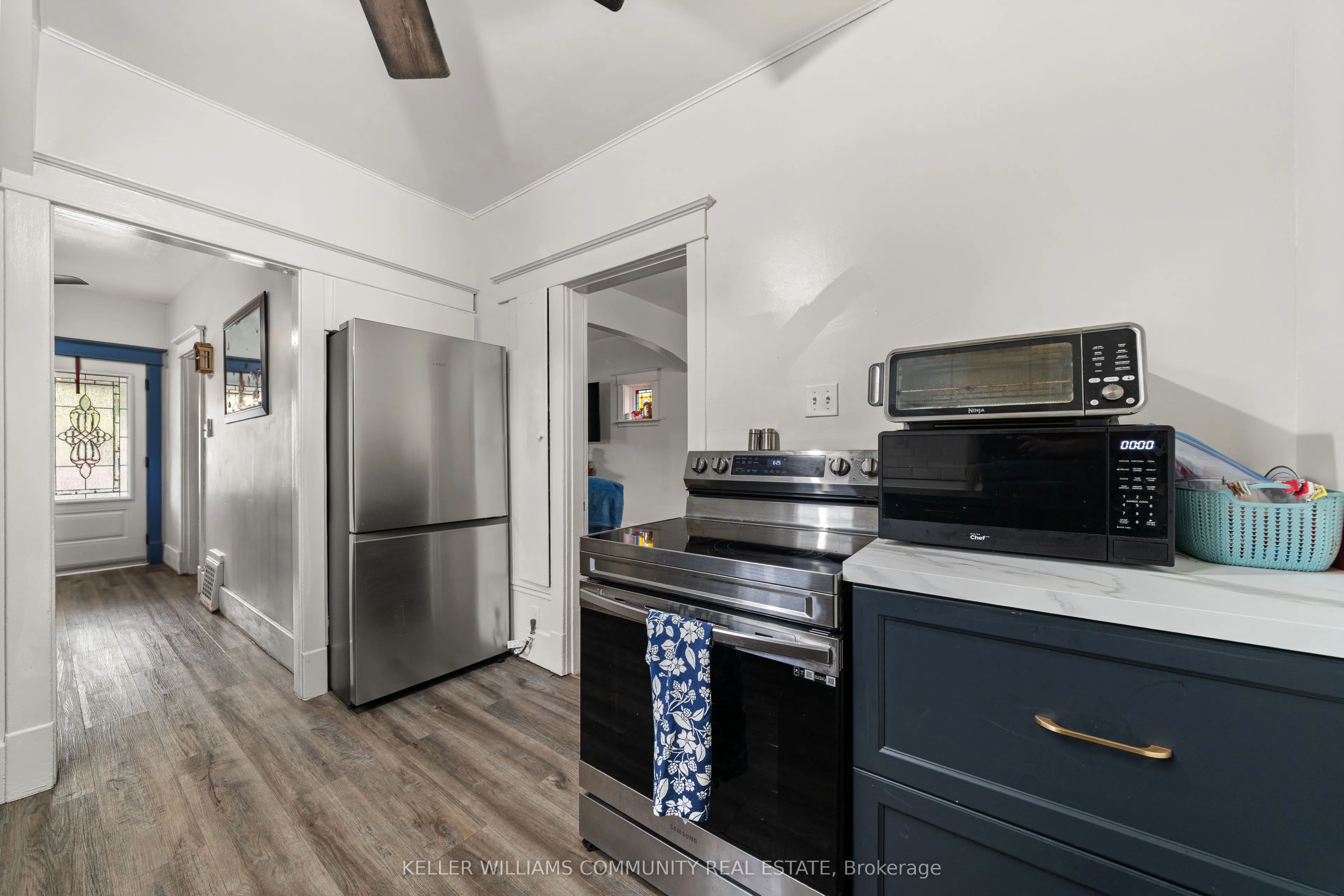 112 Lansdowne Street W