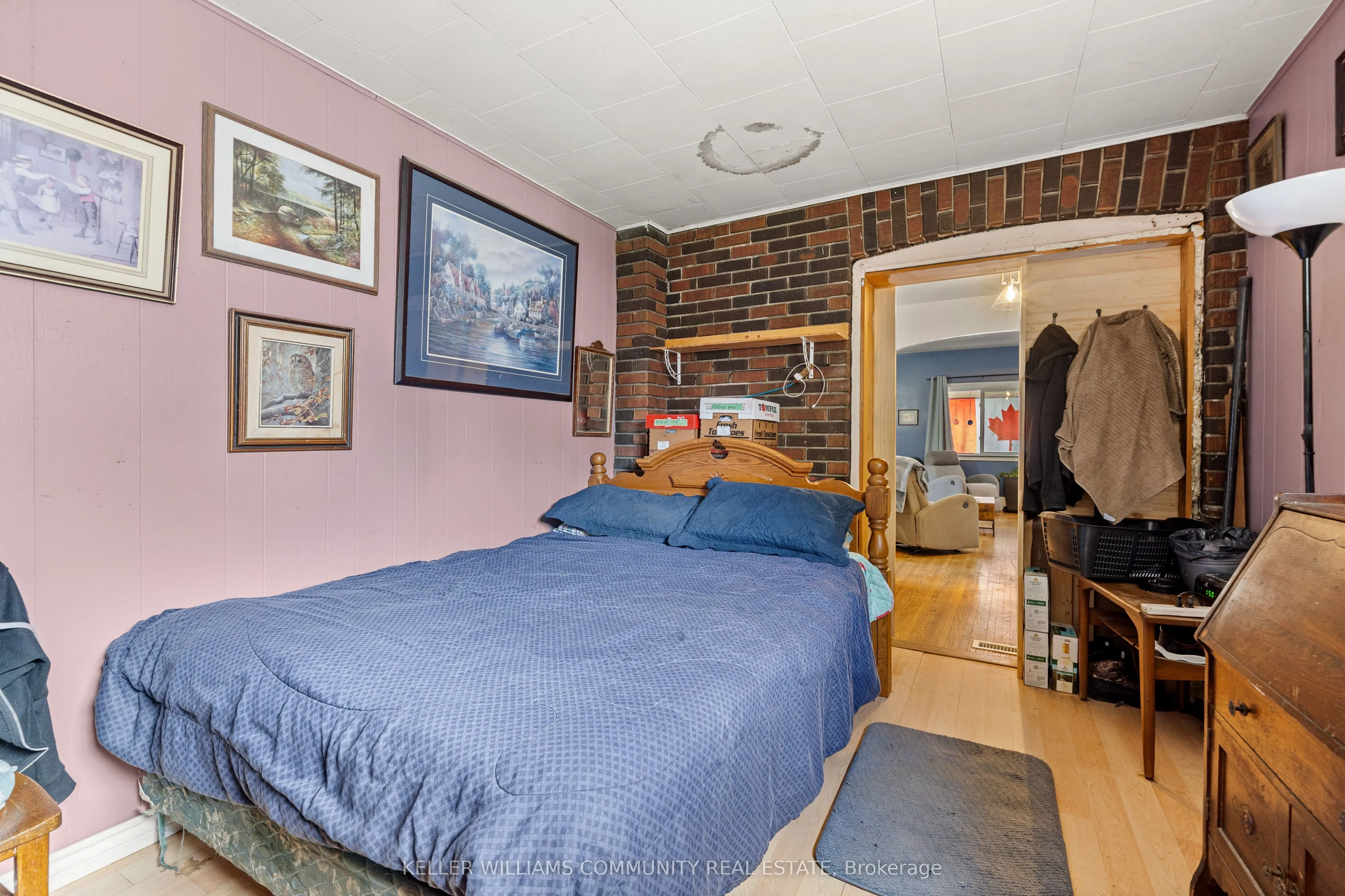 112 Lansdowne Street W