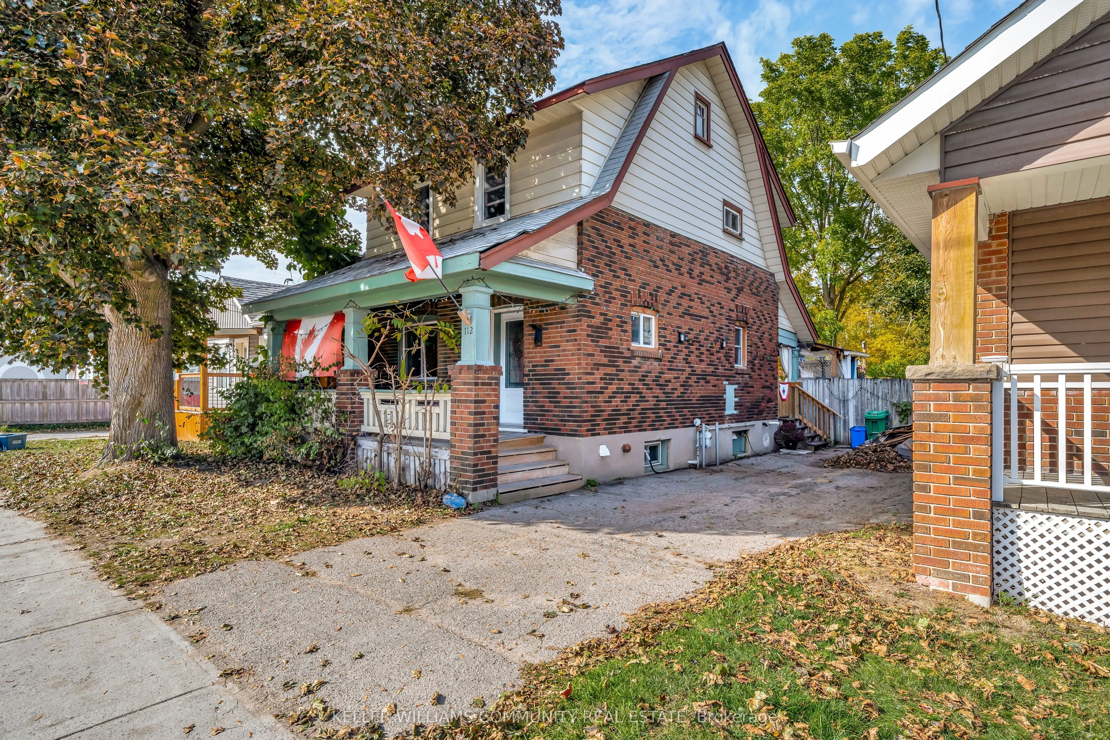 112 Lansdowne Street W