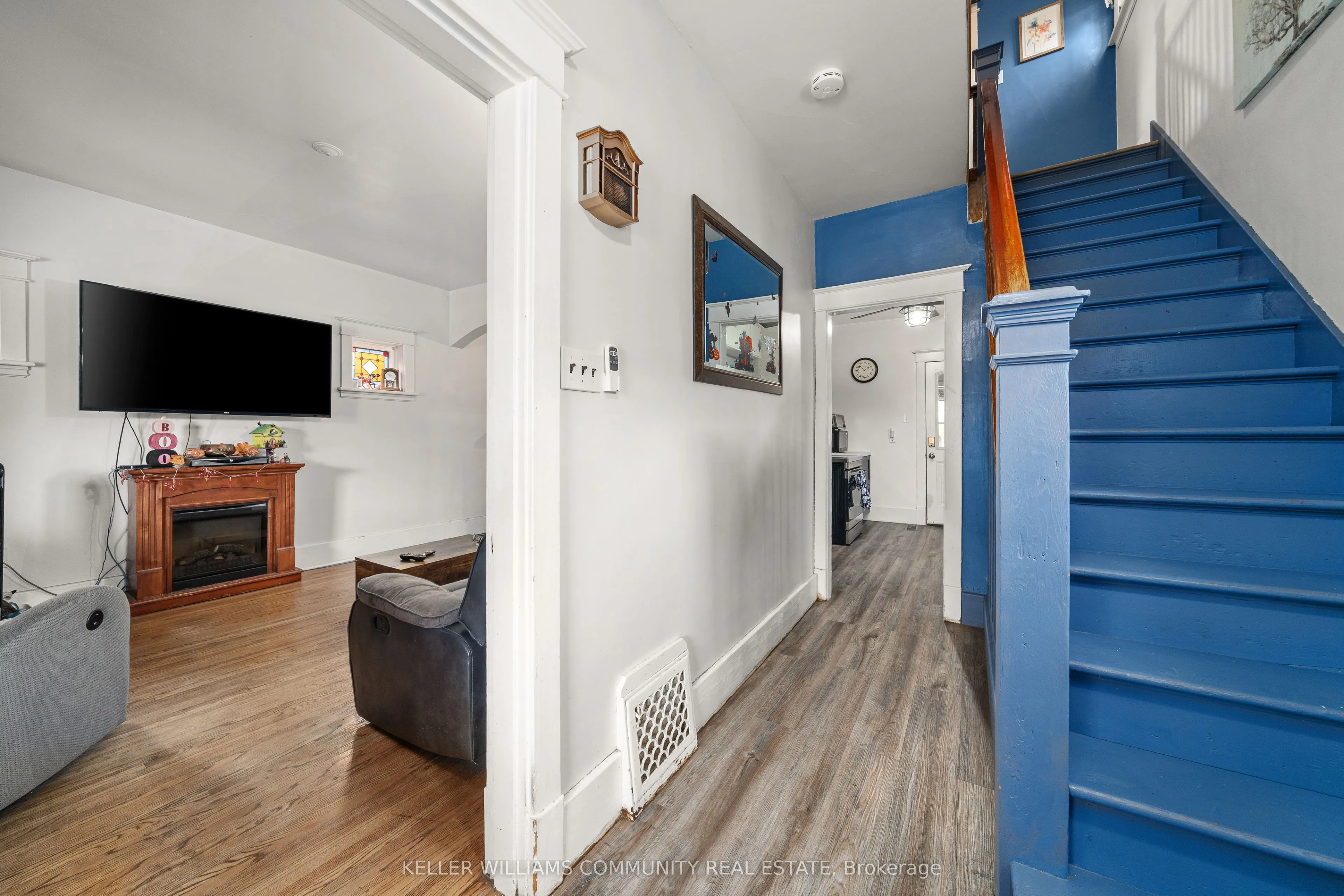 112 Lansdowne Street W