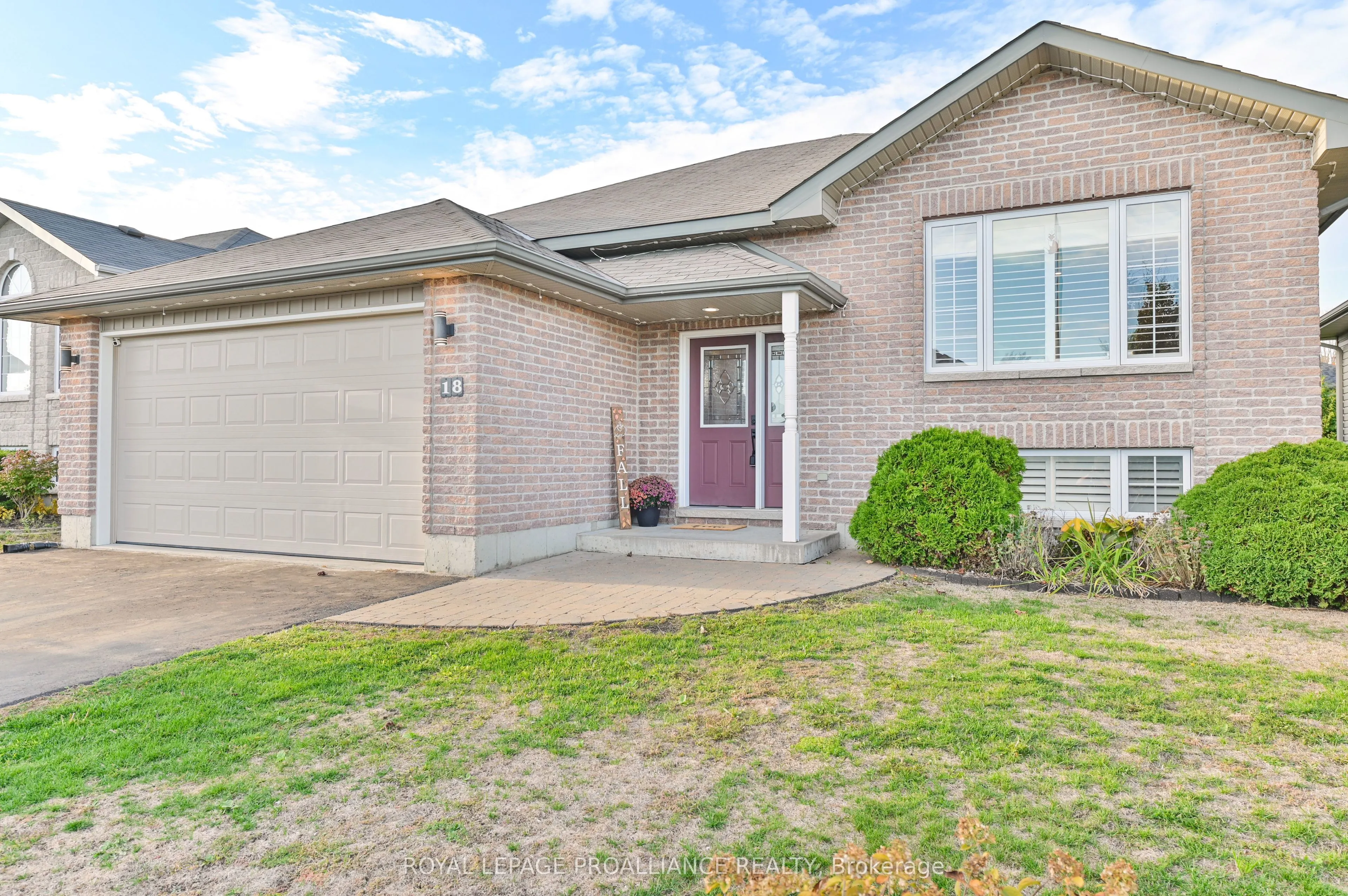 18 Fox Den Drive