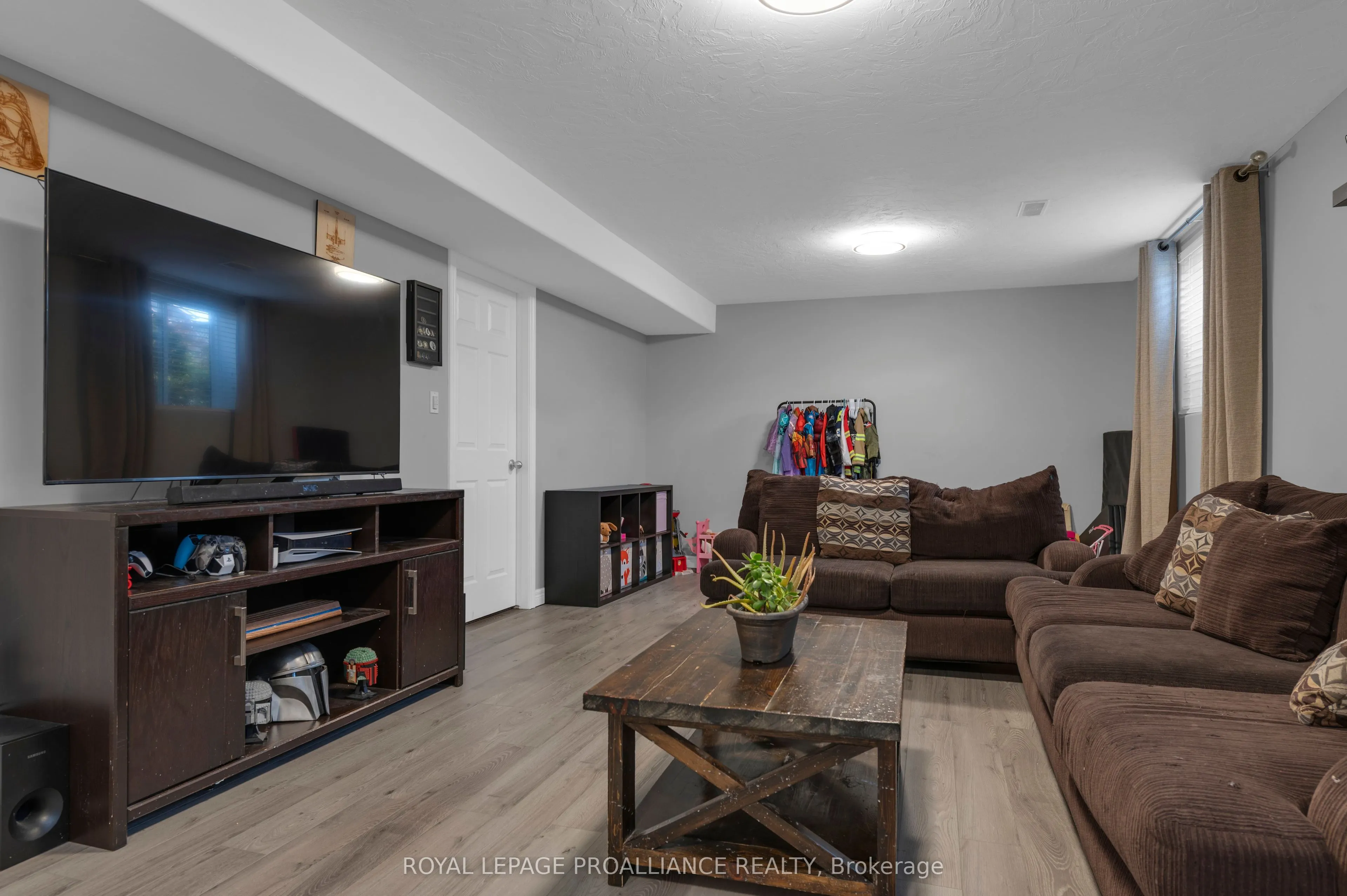 18 Fox Den Drive