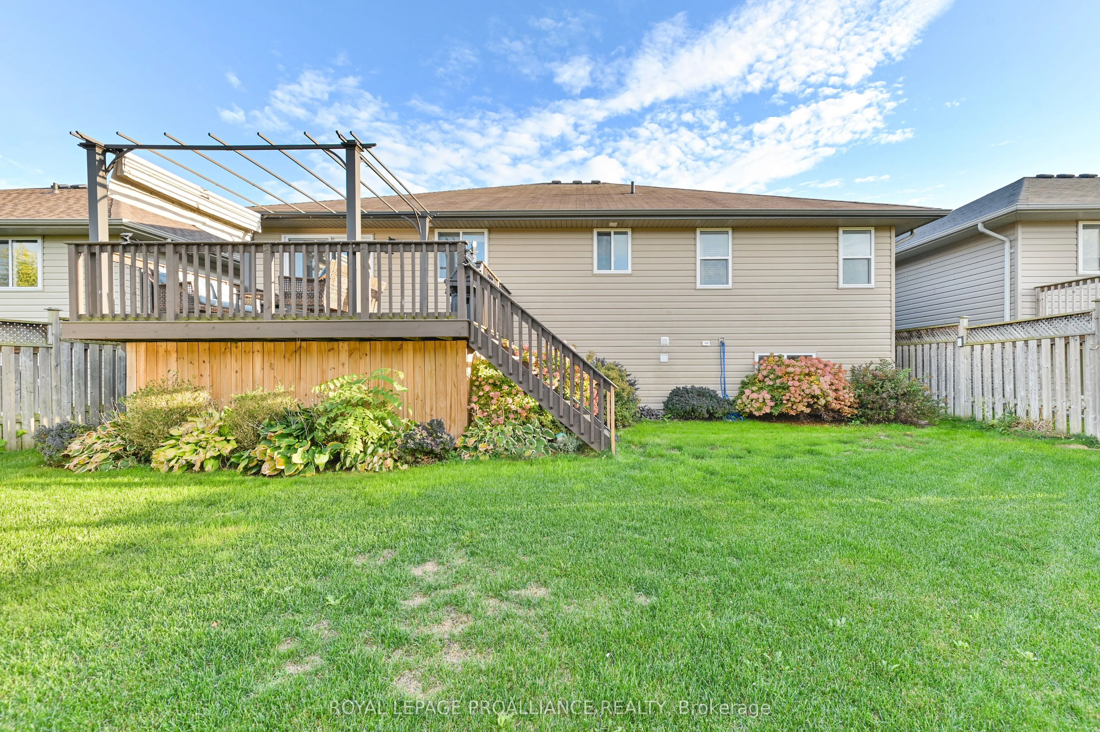 18 Fox Den Drive