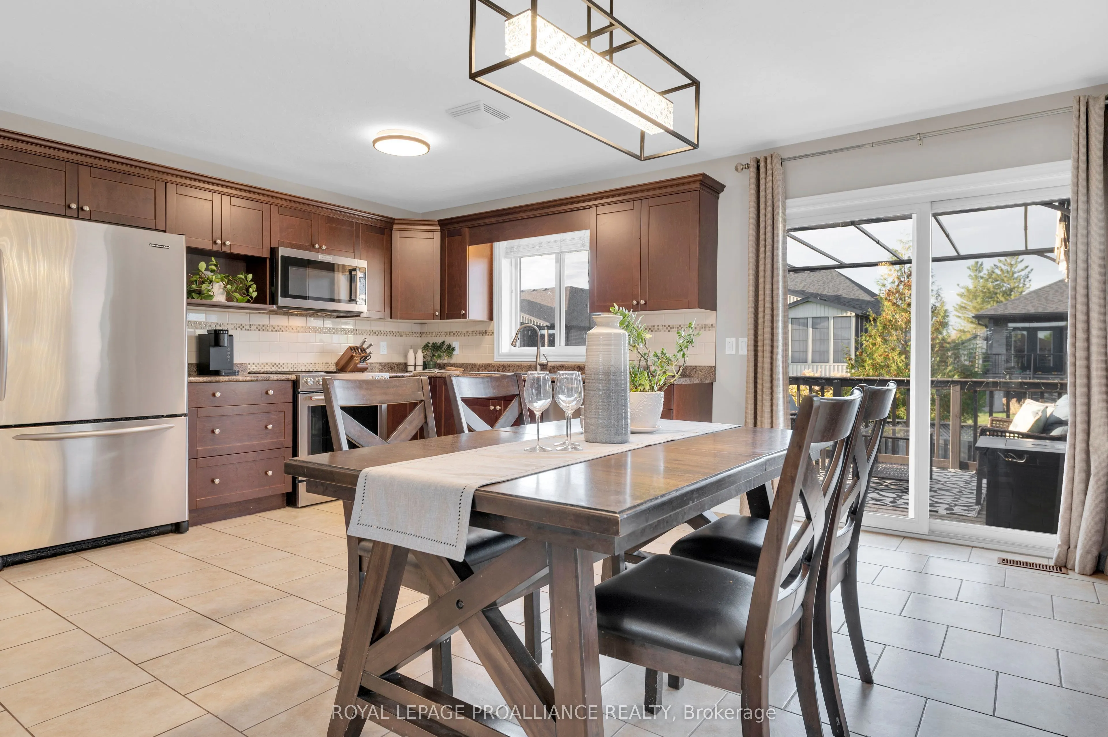 18 Fox Den Drive