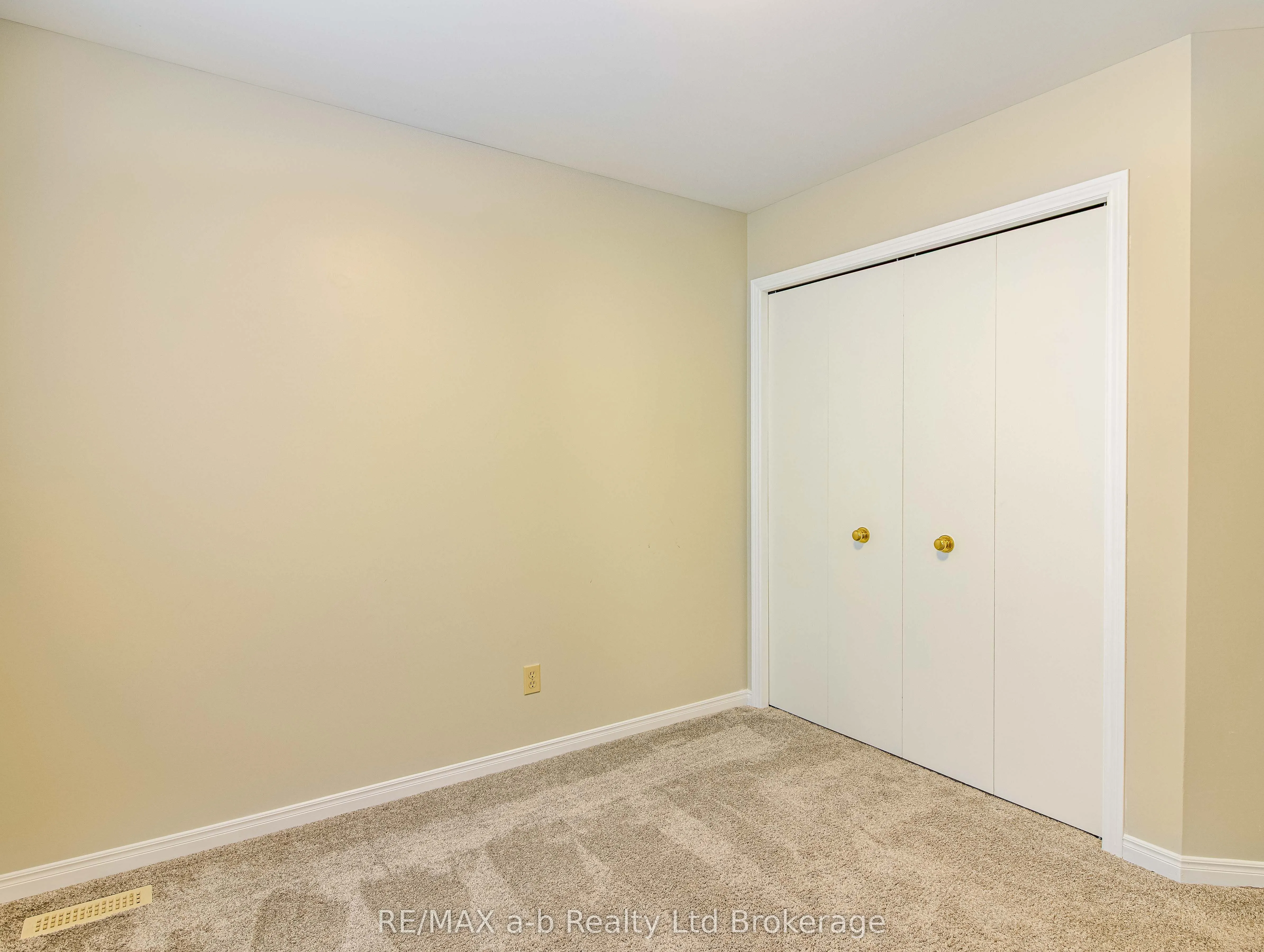 18 Oriole Crescent