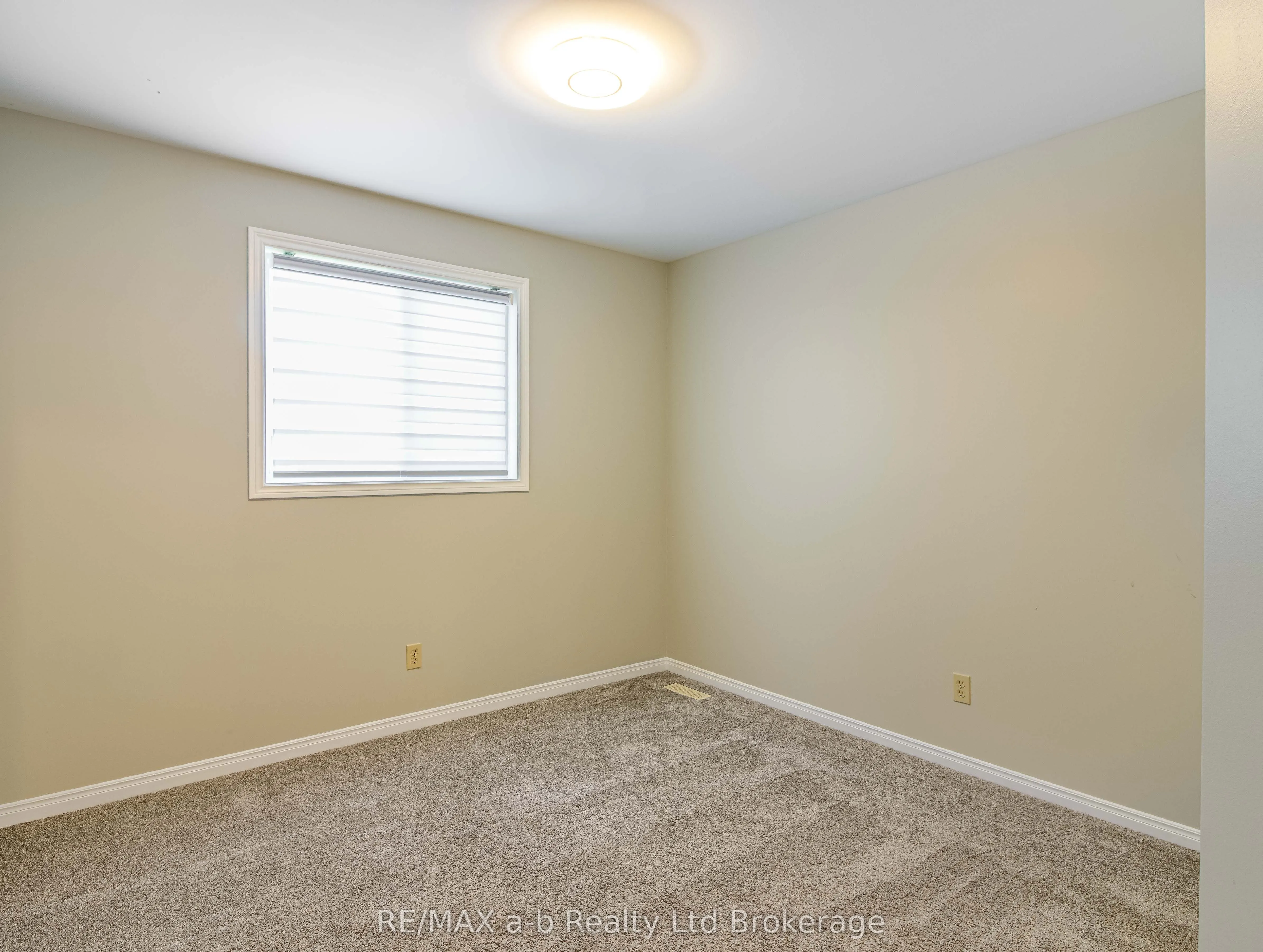 18 Oriole Crescent