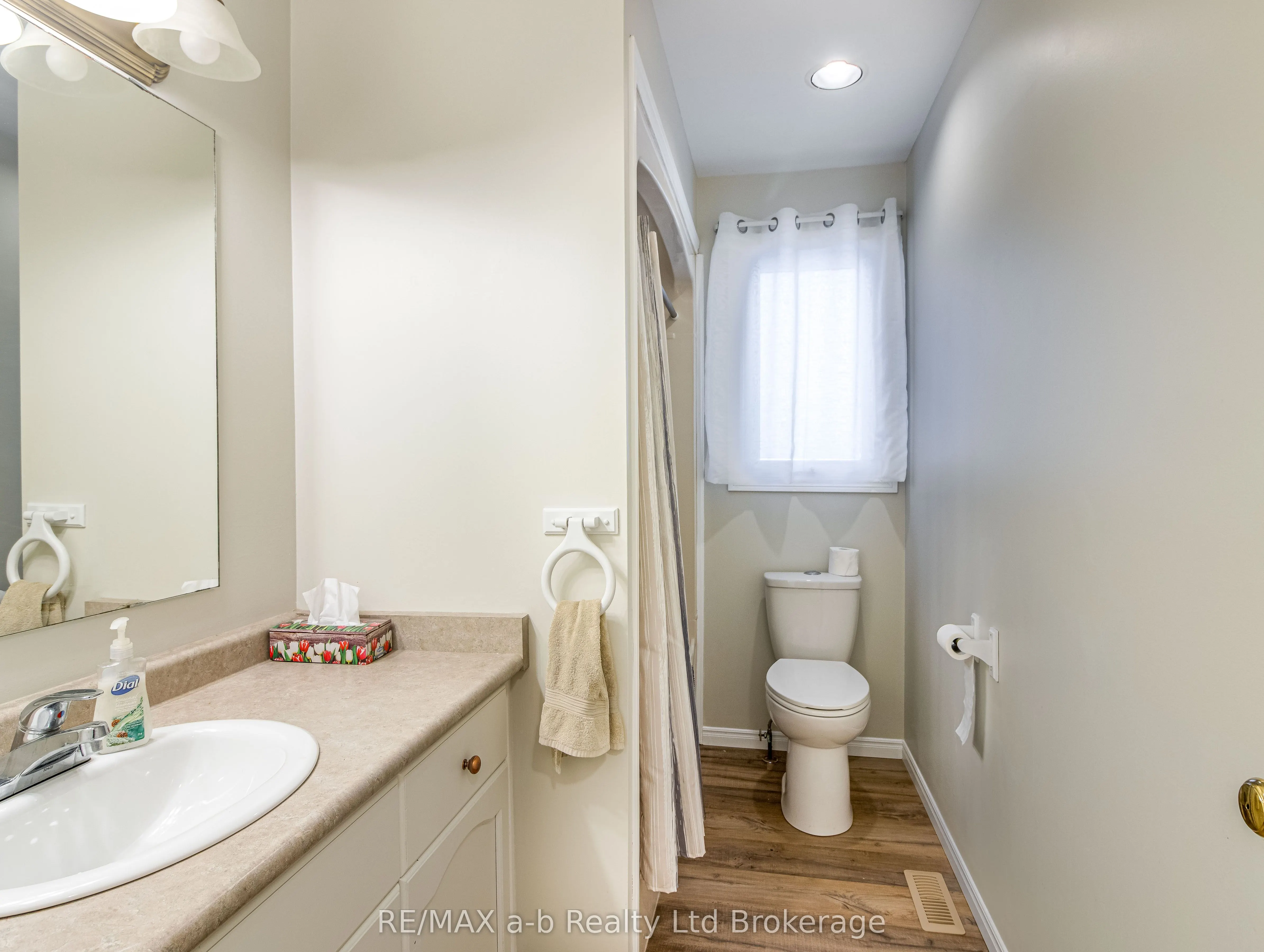 18 Oriole Crescent