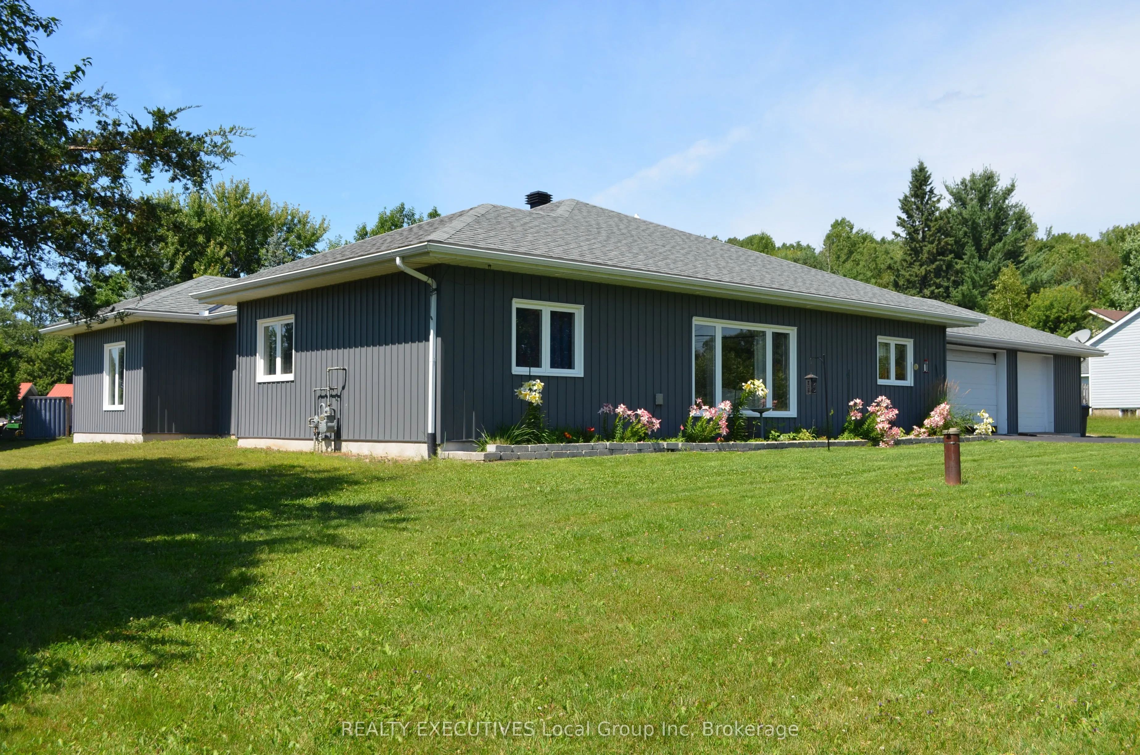 98 Memorial Park Drive E