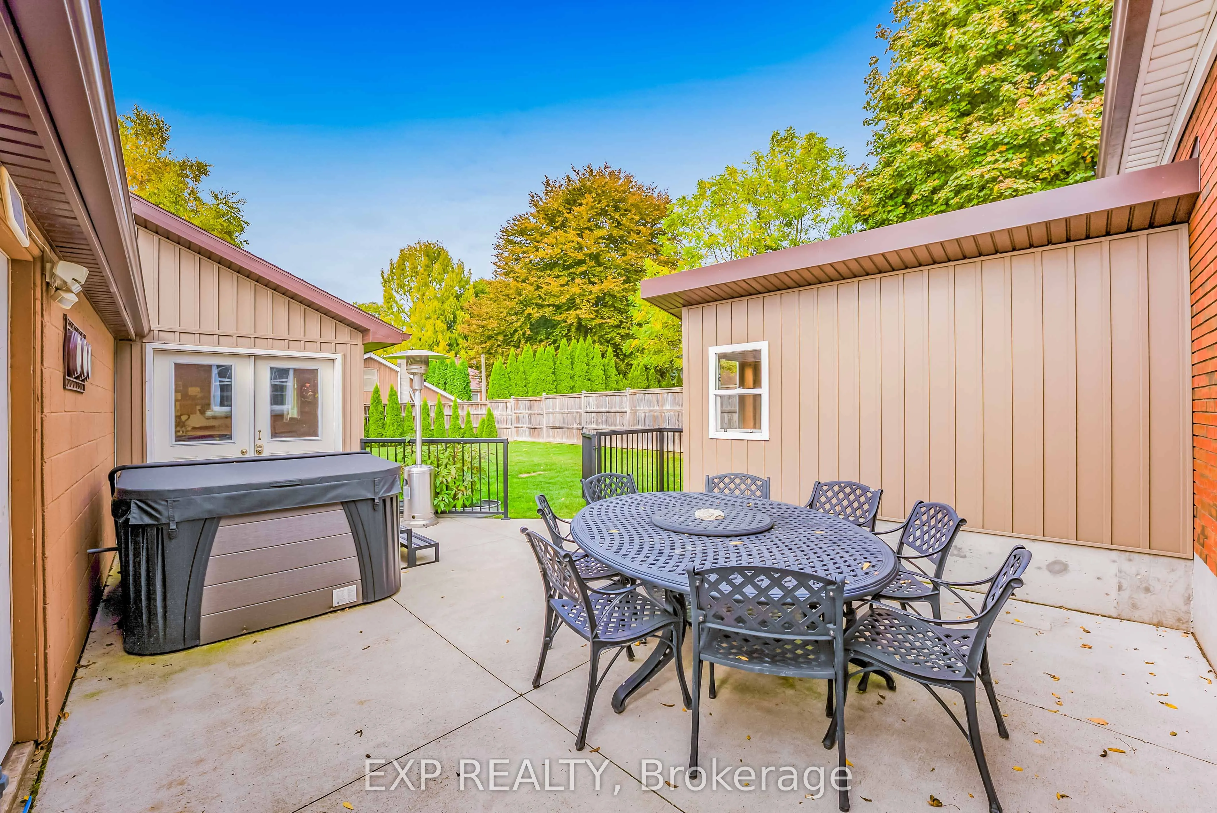 6501 Erwin Crescent
