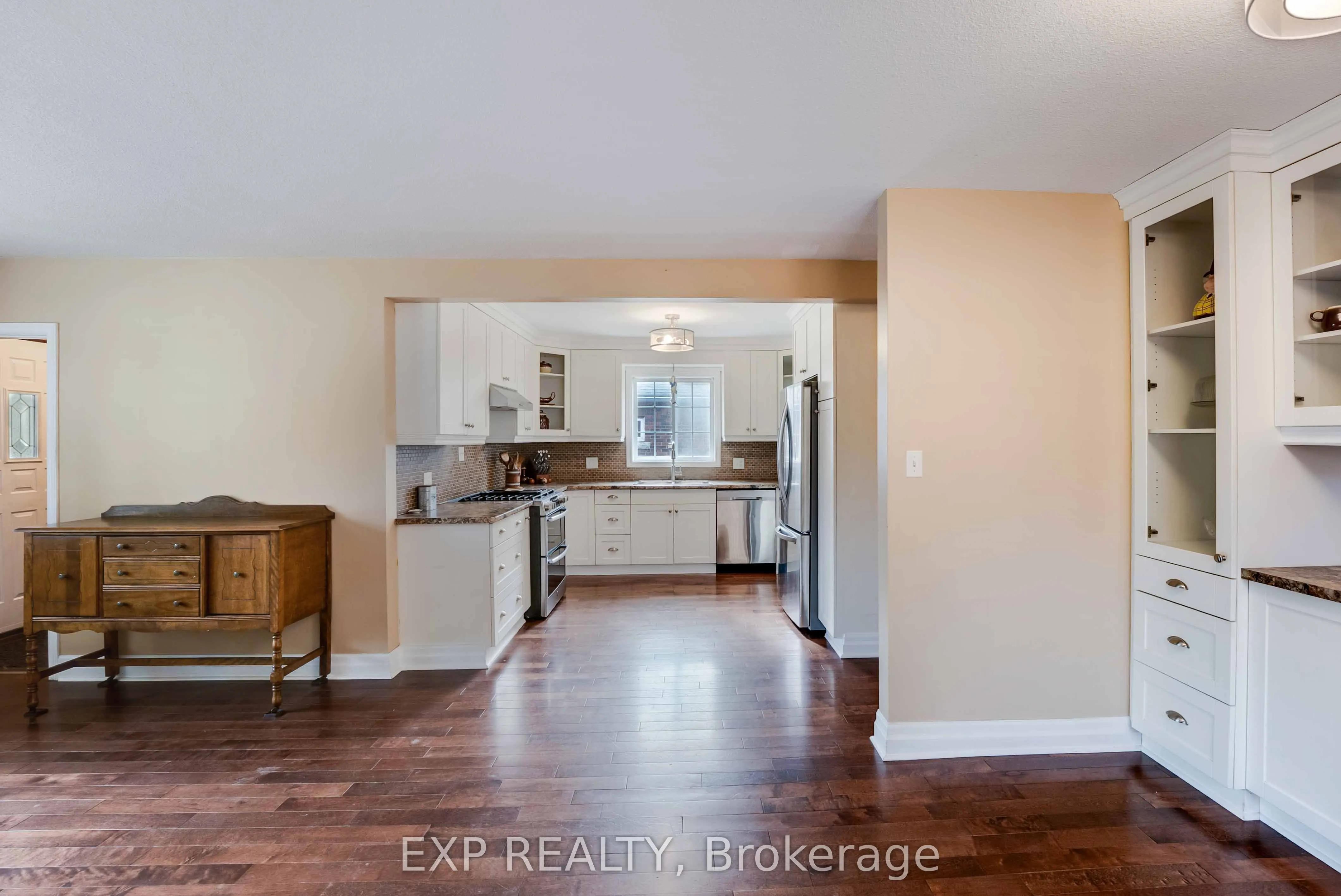 6501 Erwin Crescent