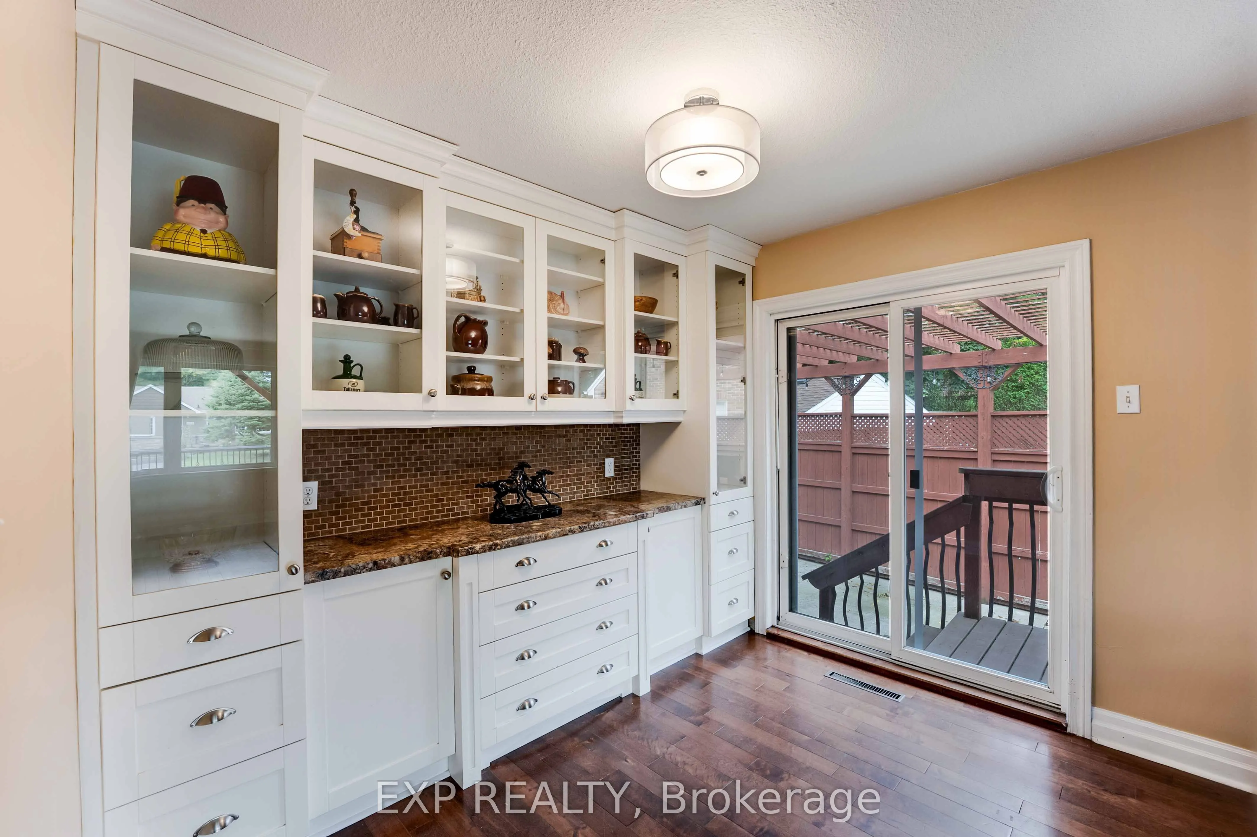 6501 Erwin Crescent