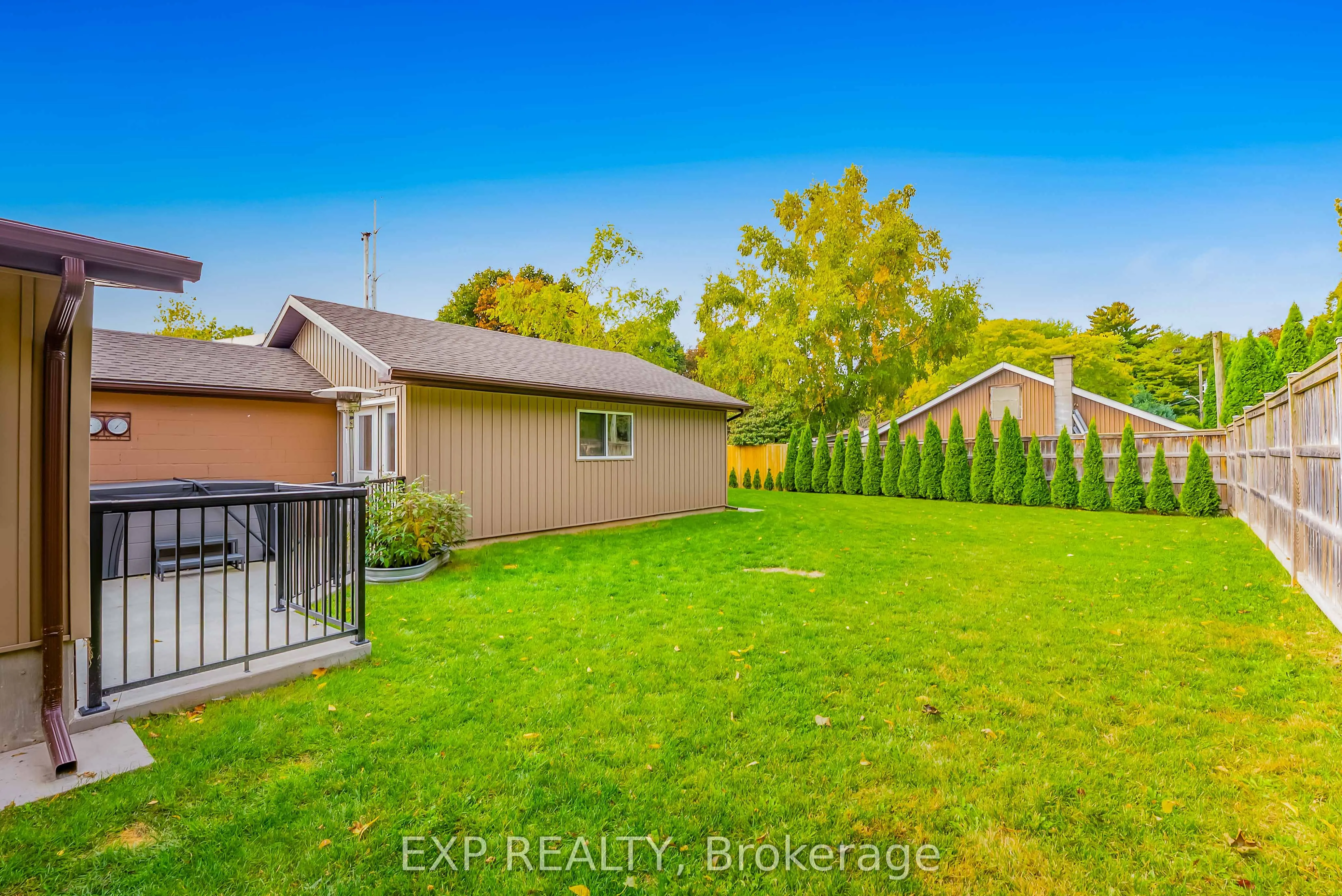 6501 Erwin Crescent
