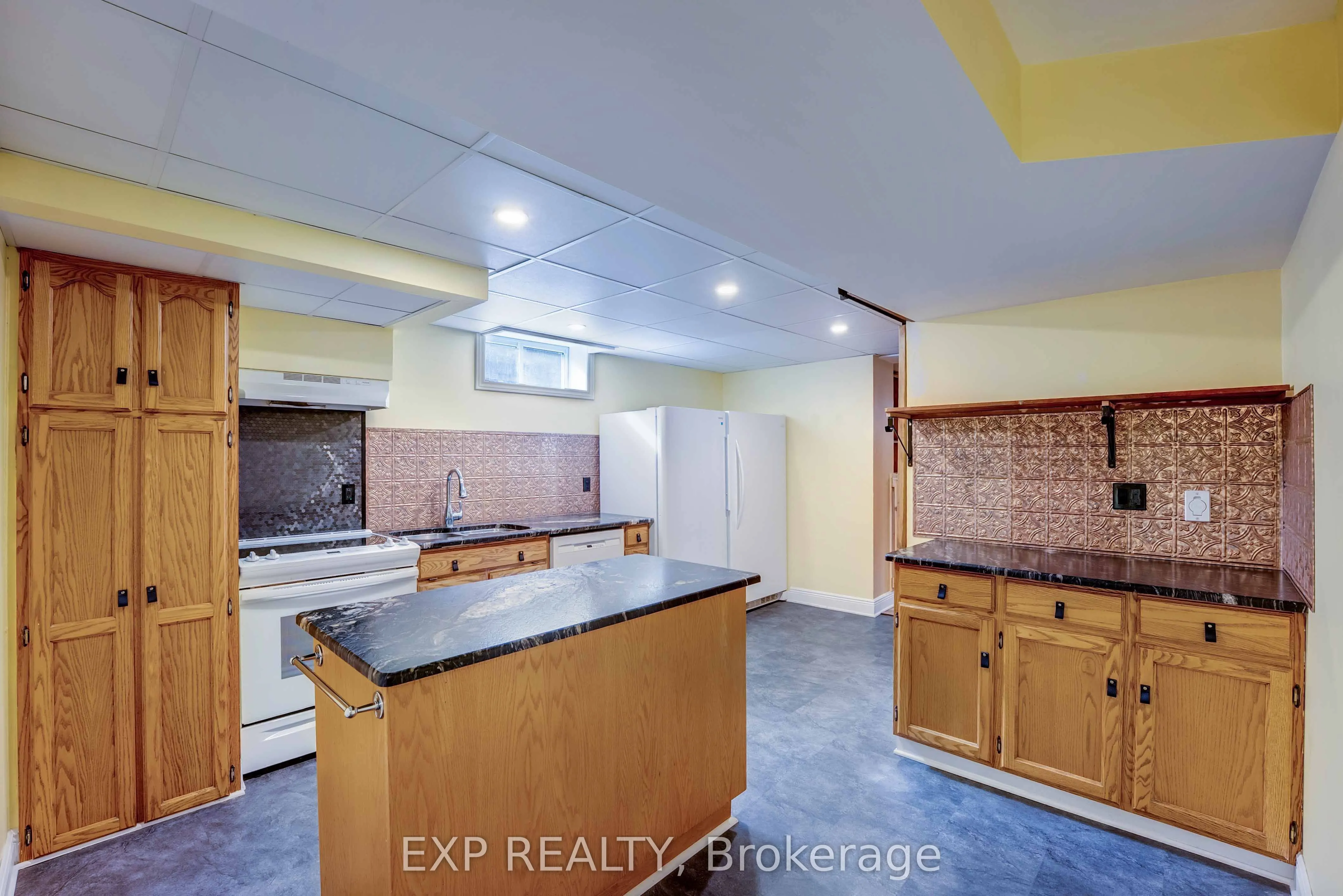 6501 Erwin Crescent