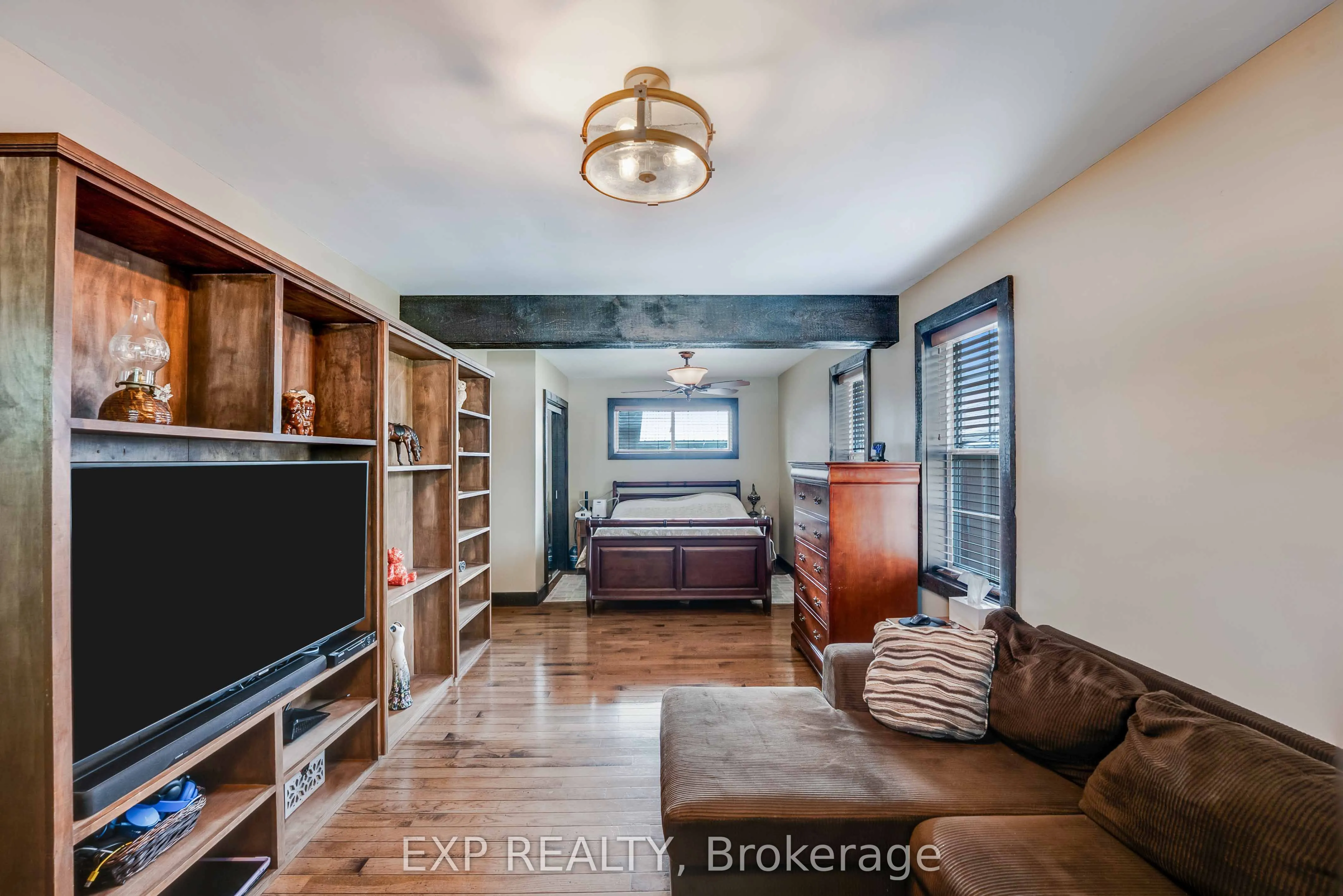 6501 Erwin Crescent
