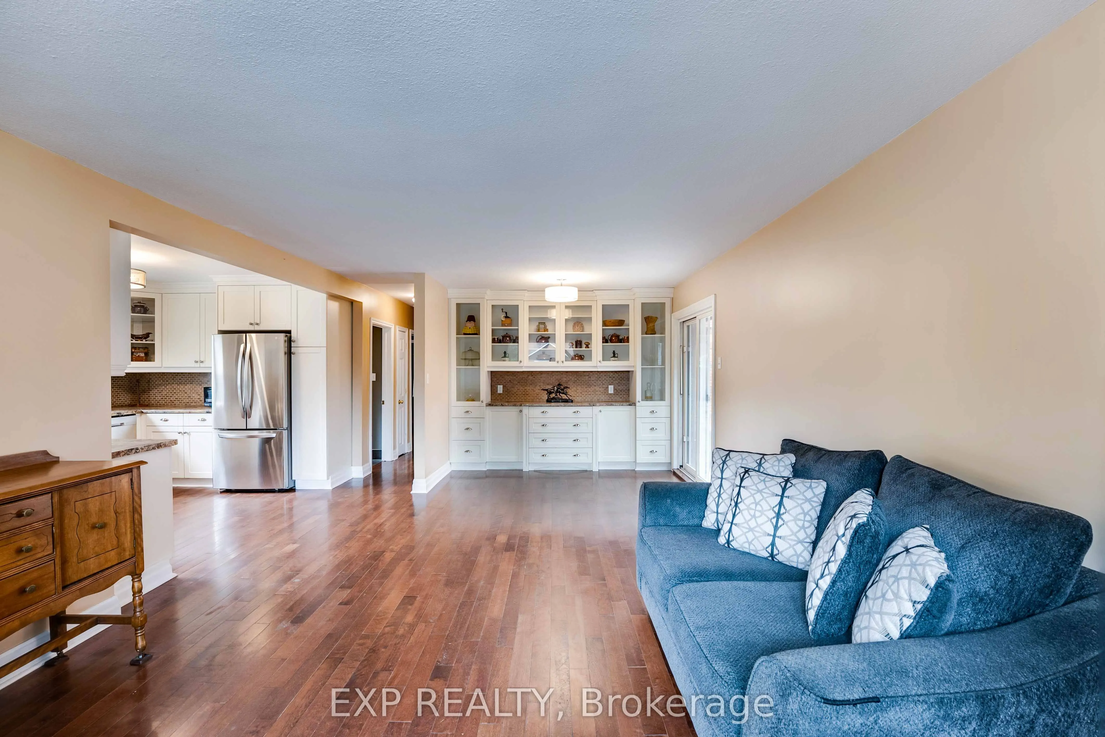 6501 Erwin Crescent