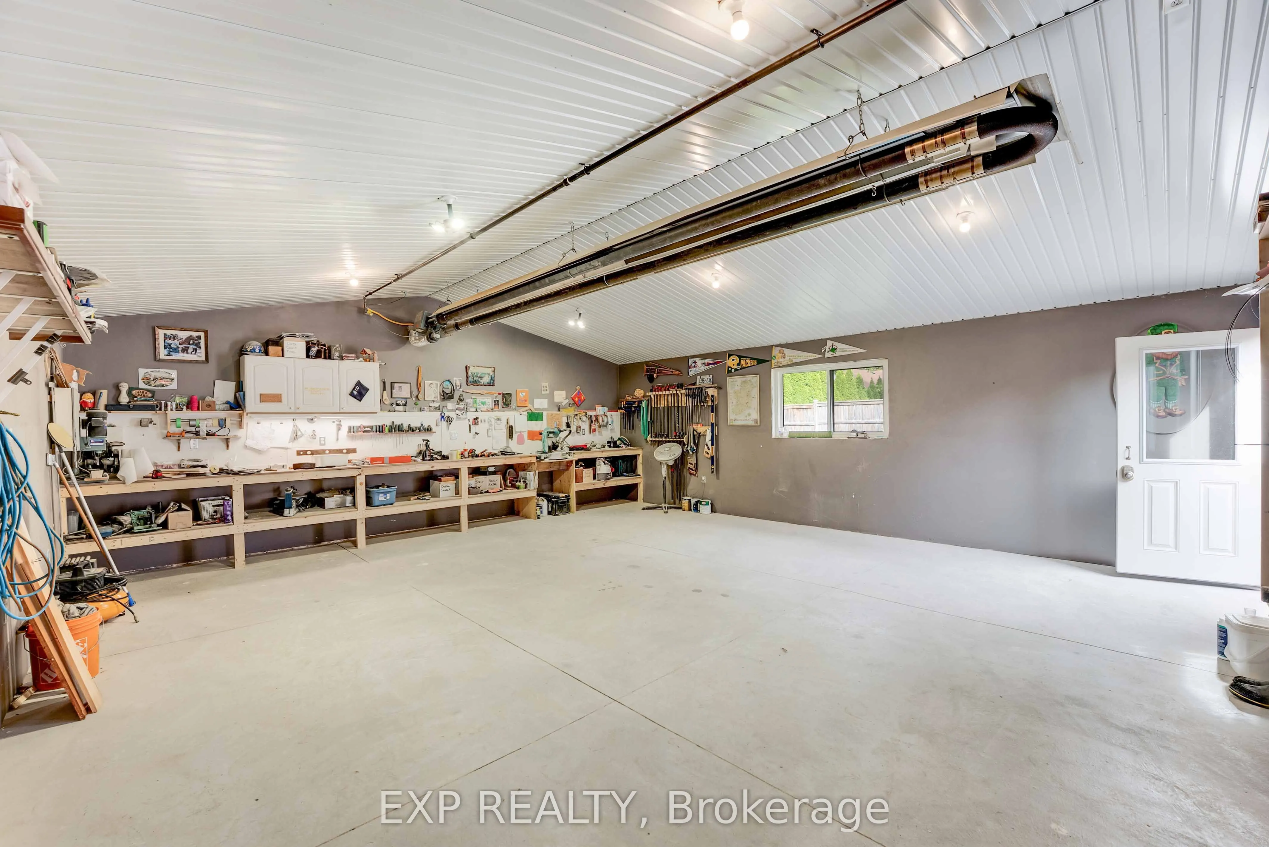 6501 Erwin Crescent