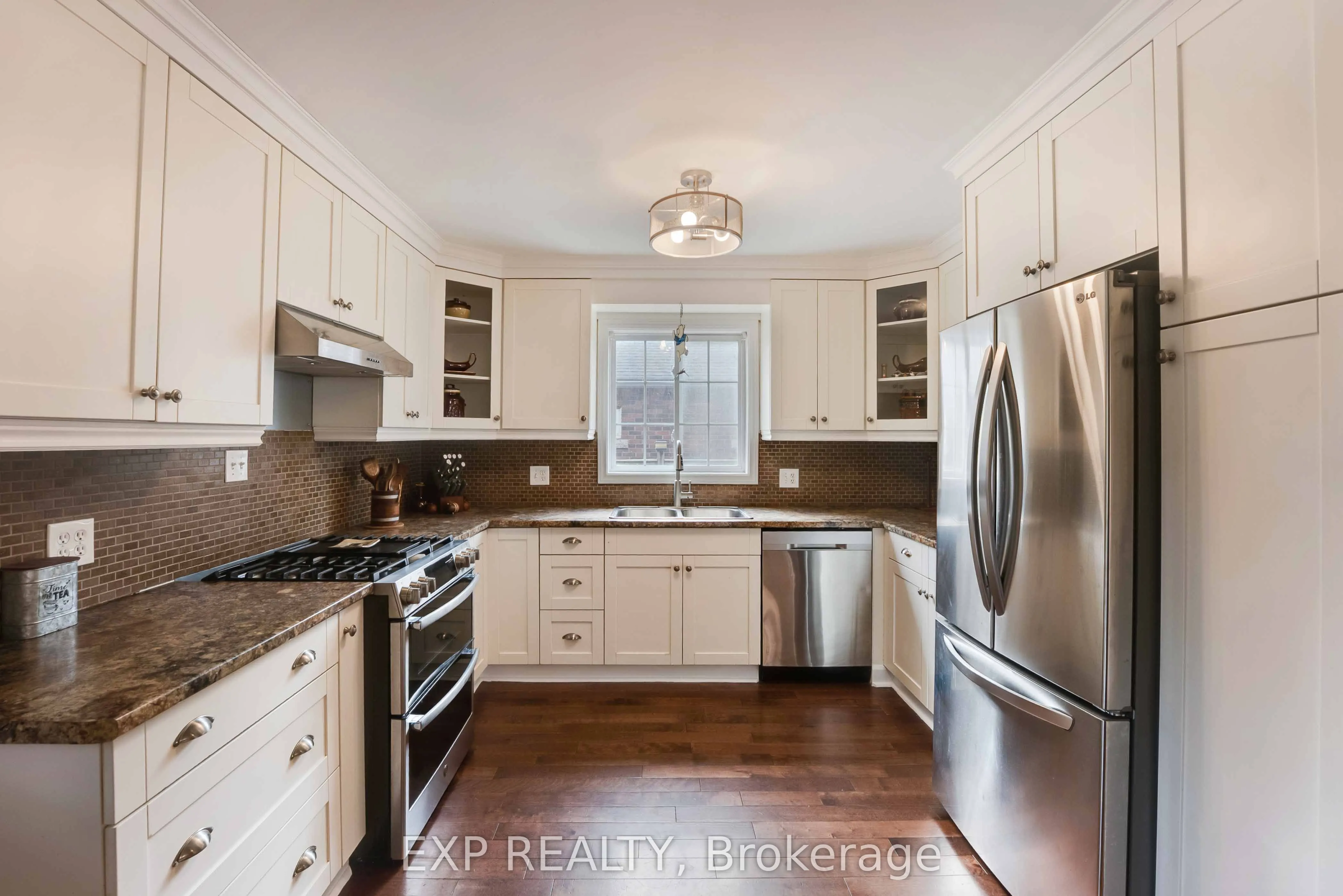 6501 Erwin Crescent