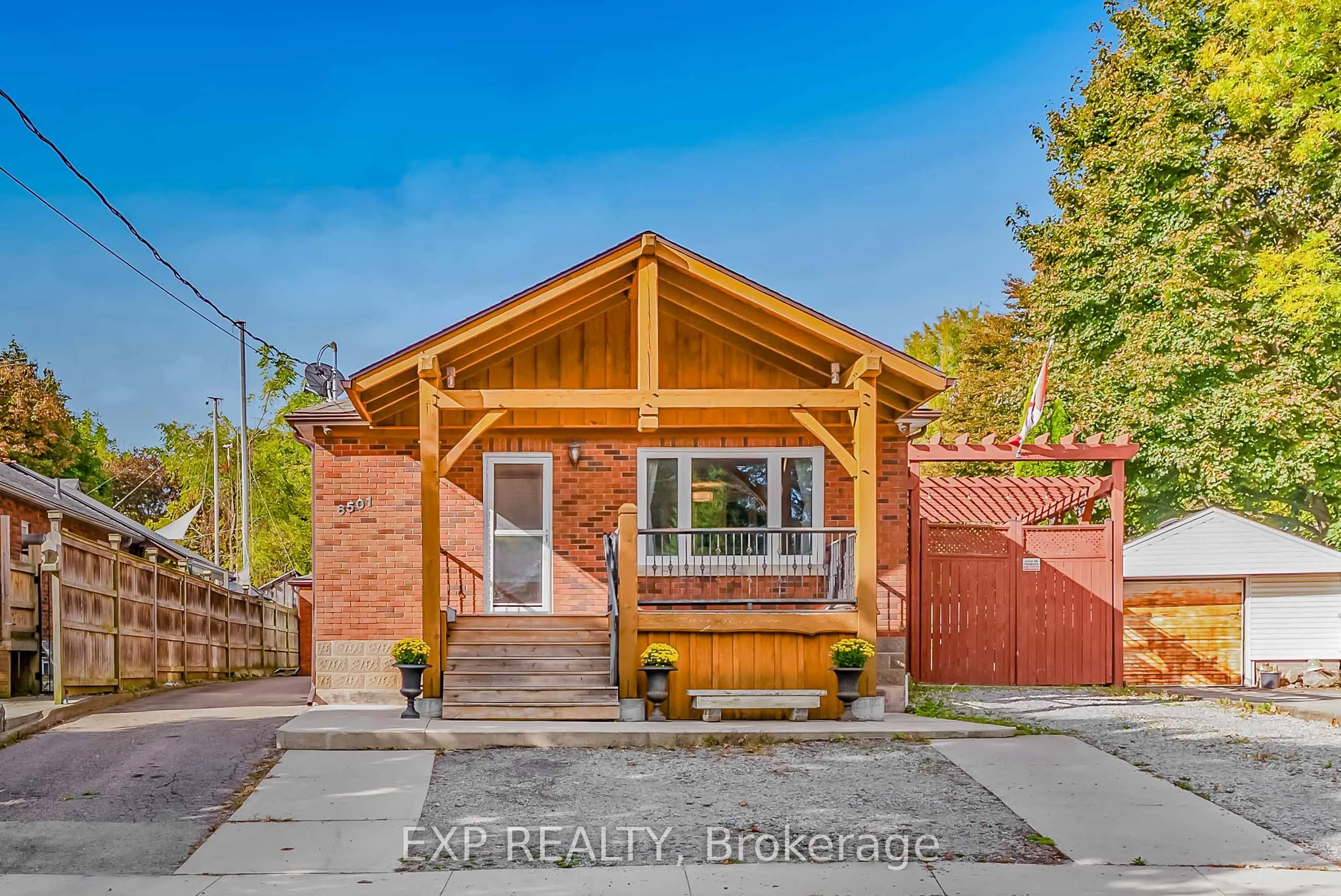 6501 Erwin Crescent