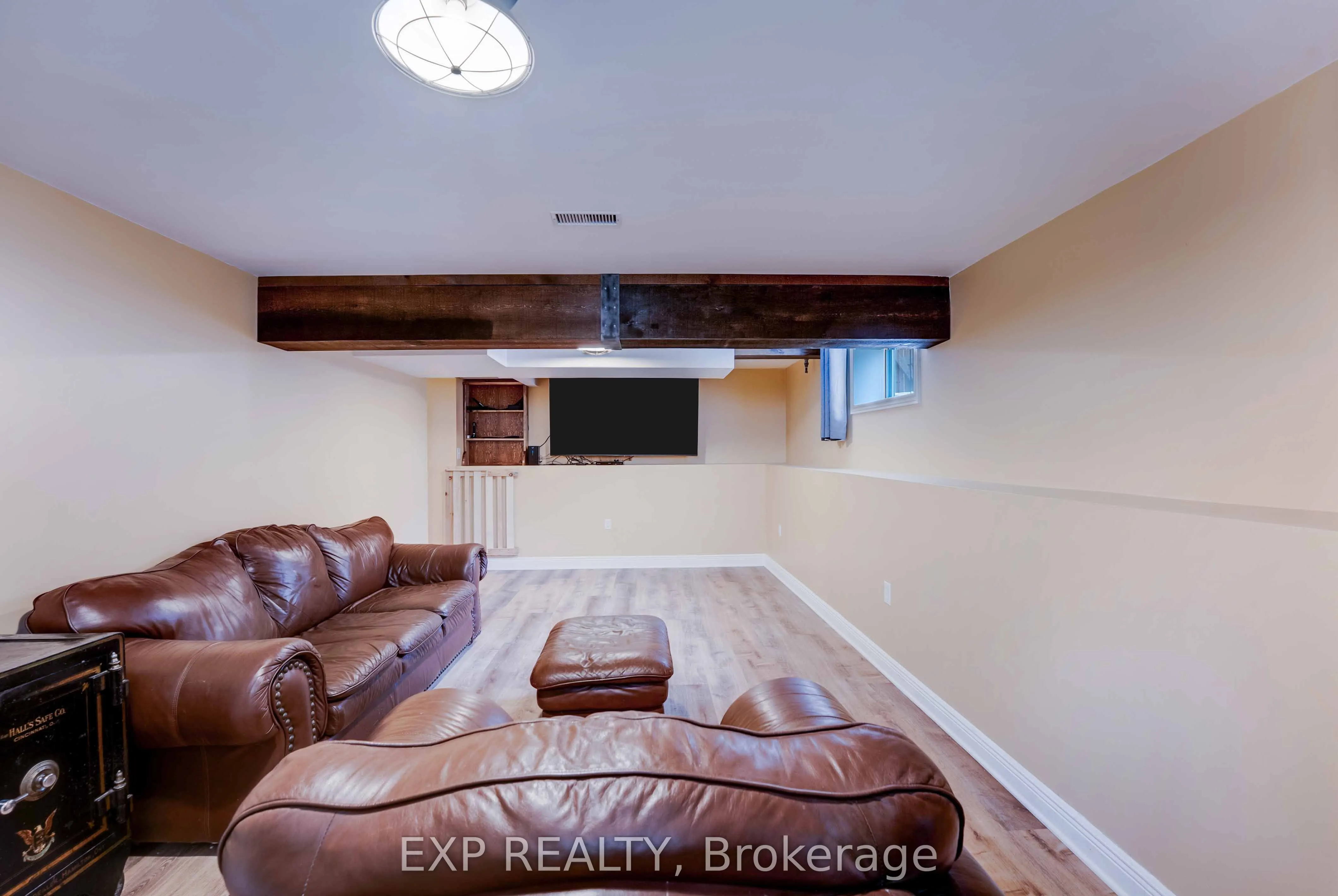 6501 Erwin Crescent