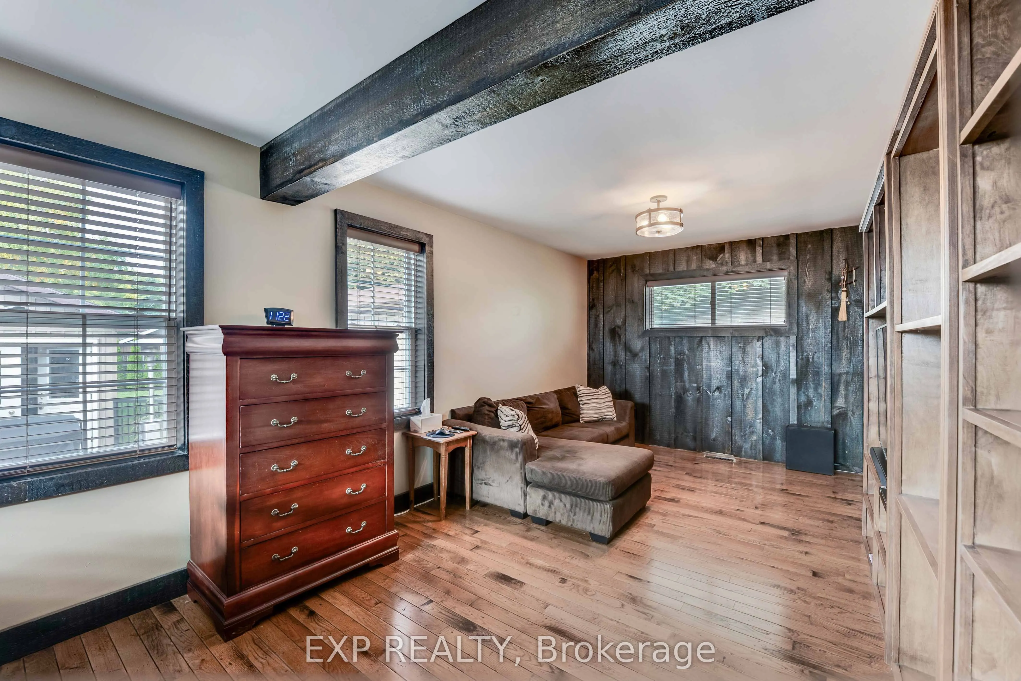 6501 Erwin Crescent