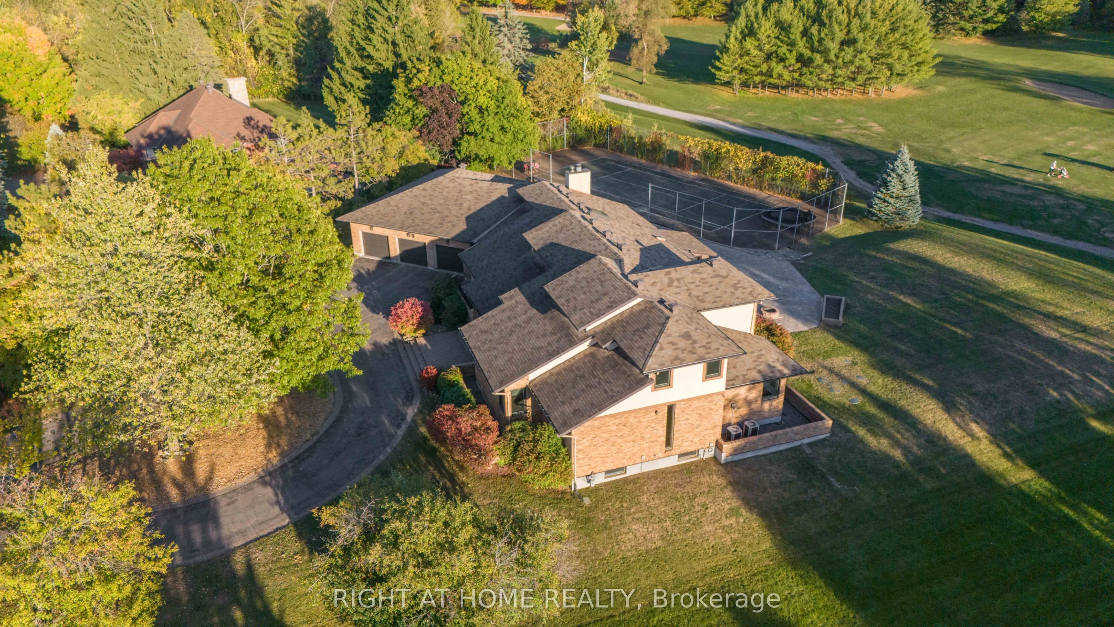 5 Burnt Tree Court
