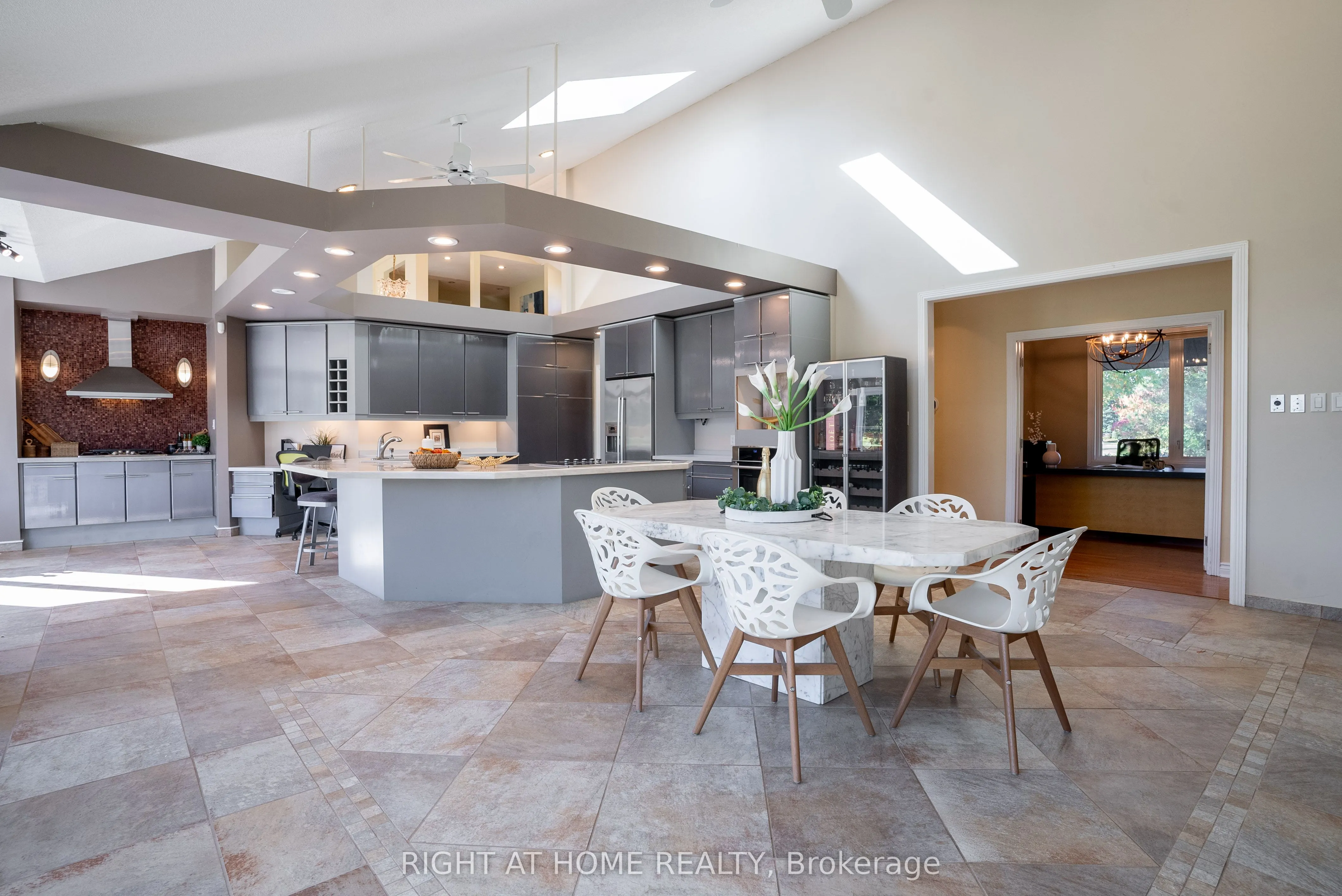 5 Burnt Tree Court