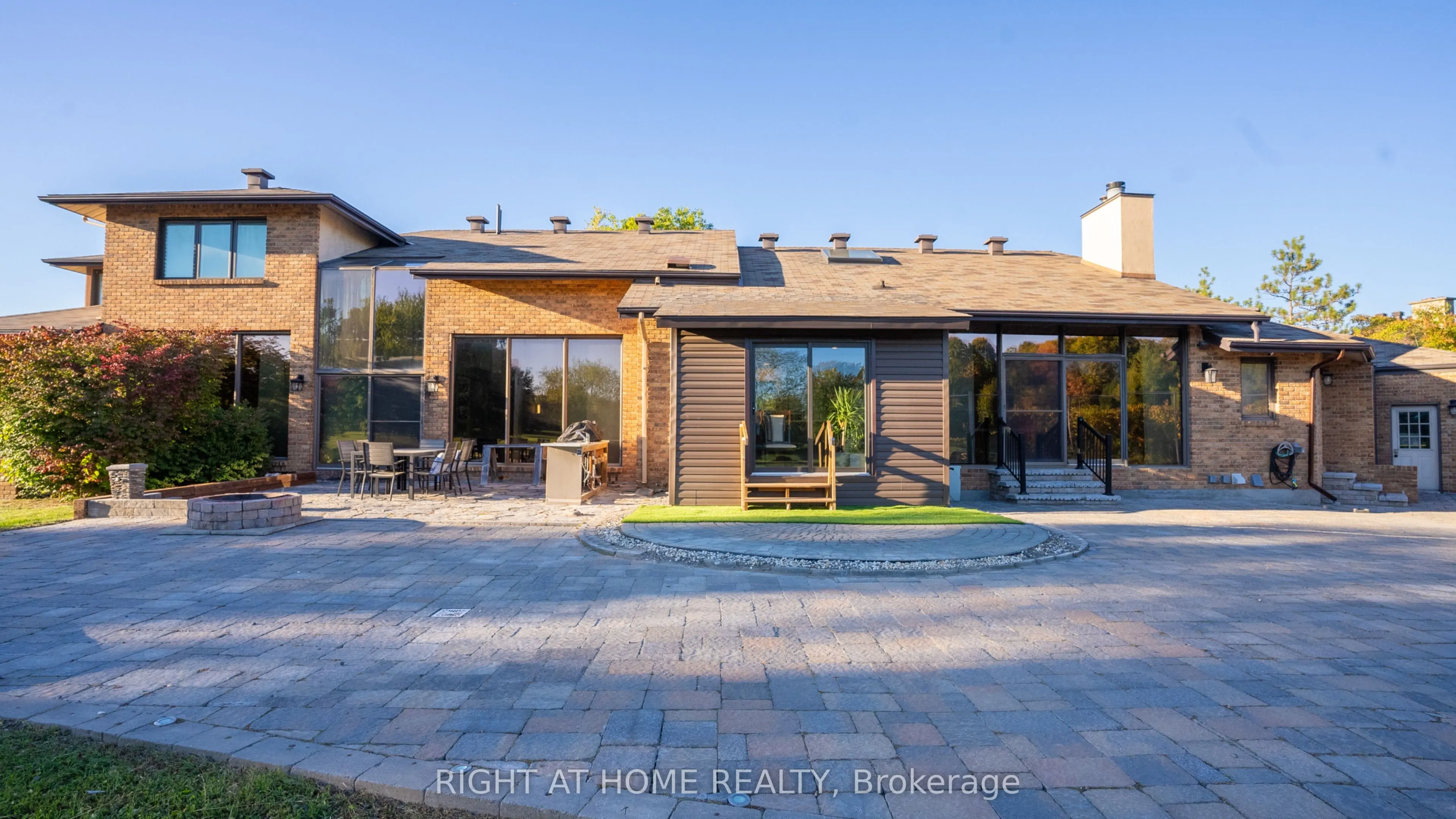 5 Burnt Tree Court