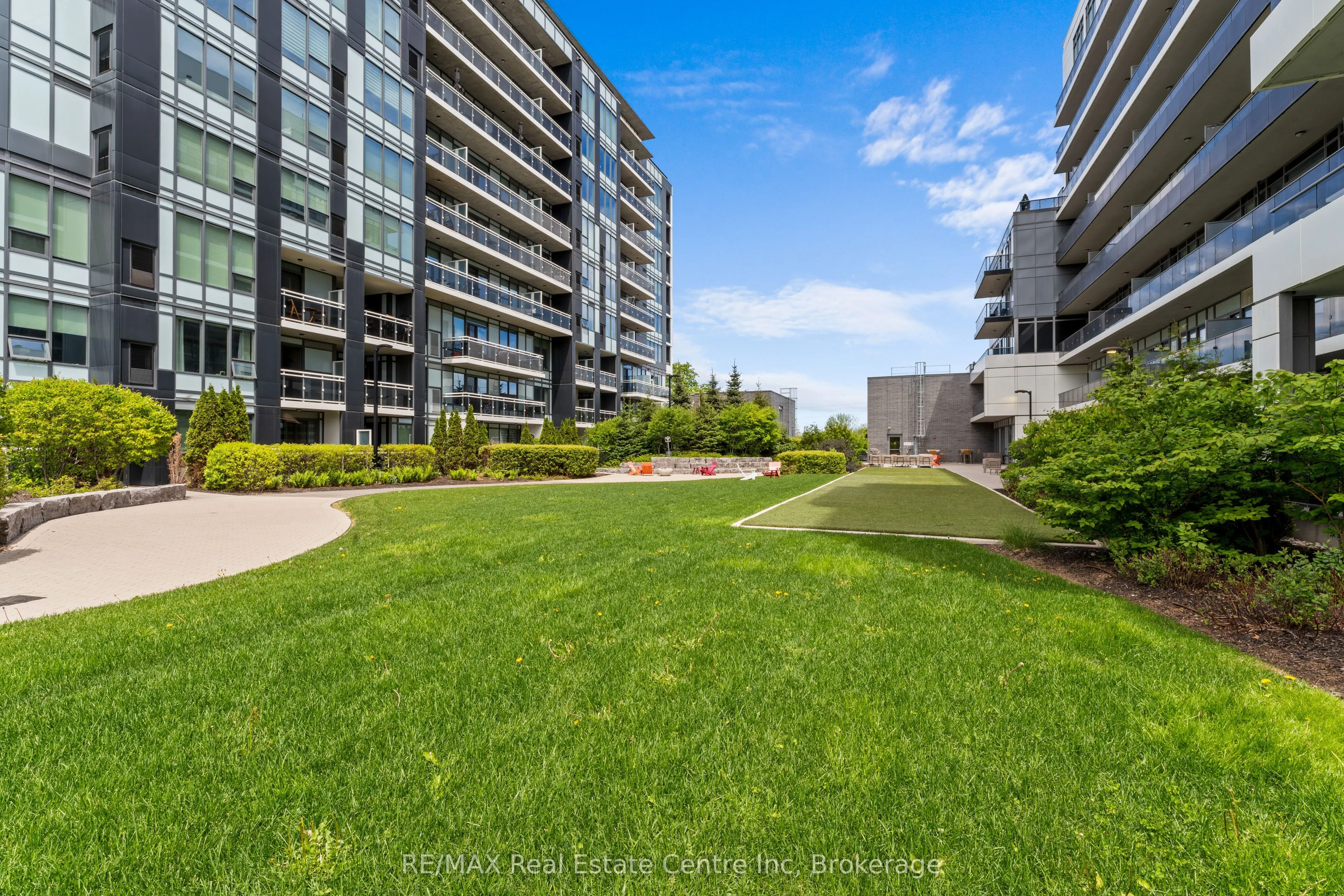 63 Arthur Street S, #201