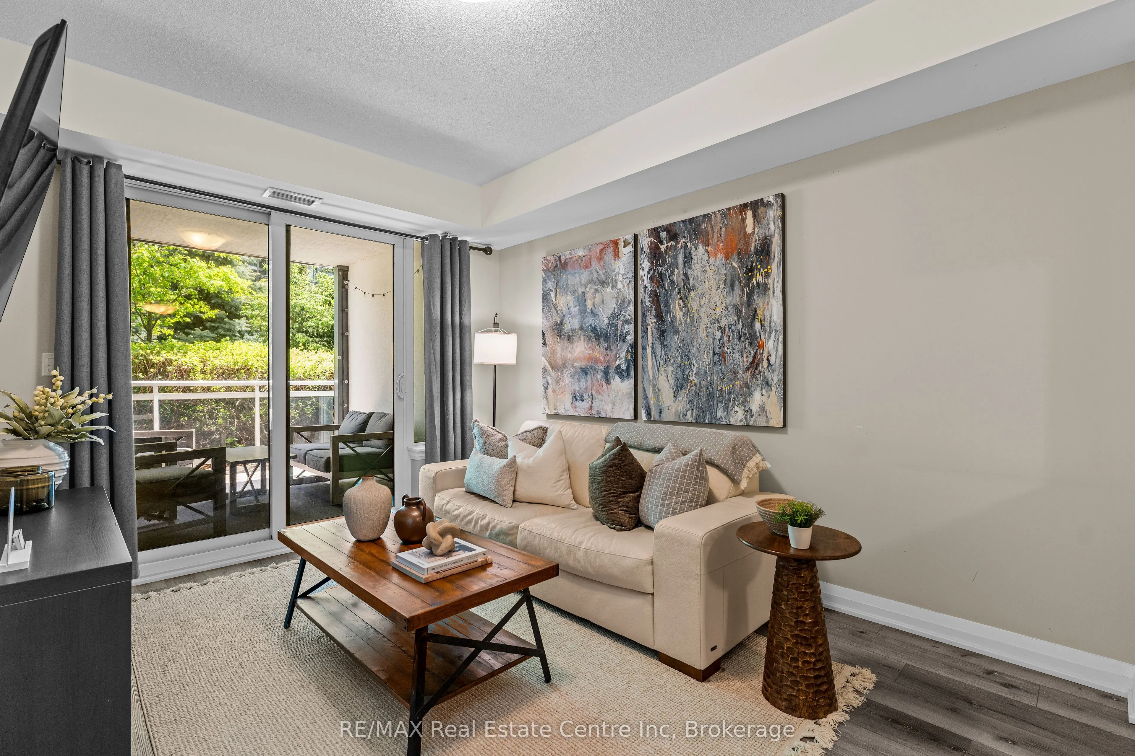63 Arthur Street S, #201