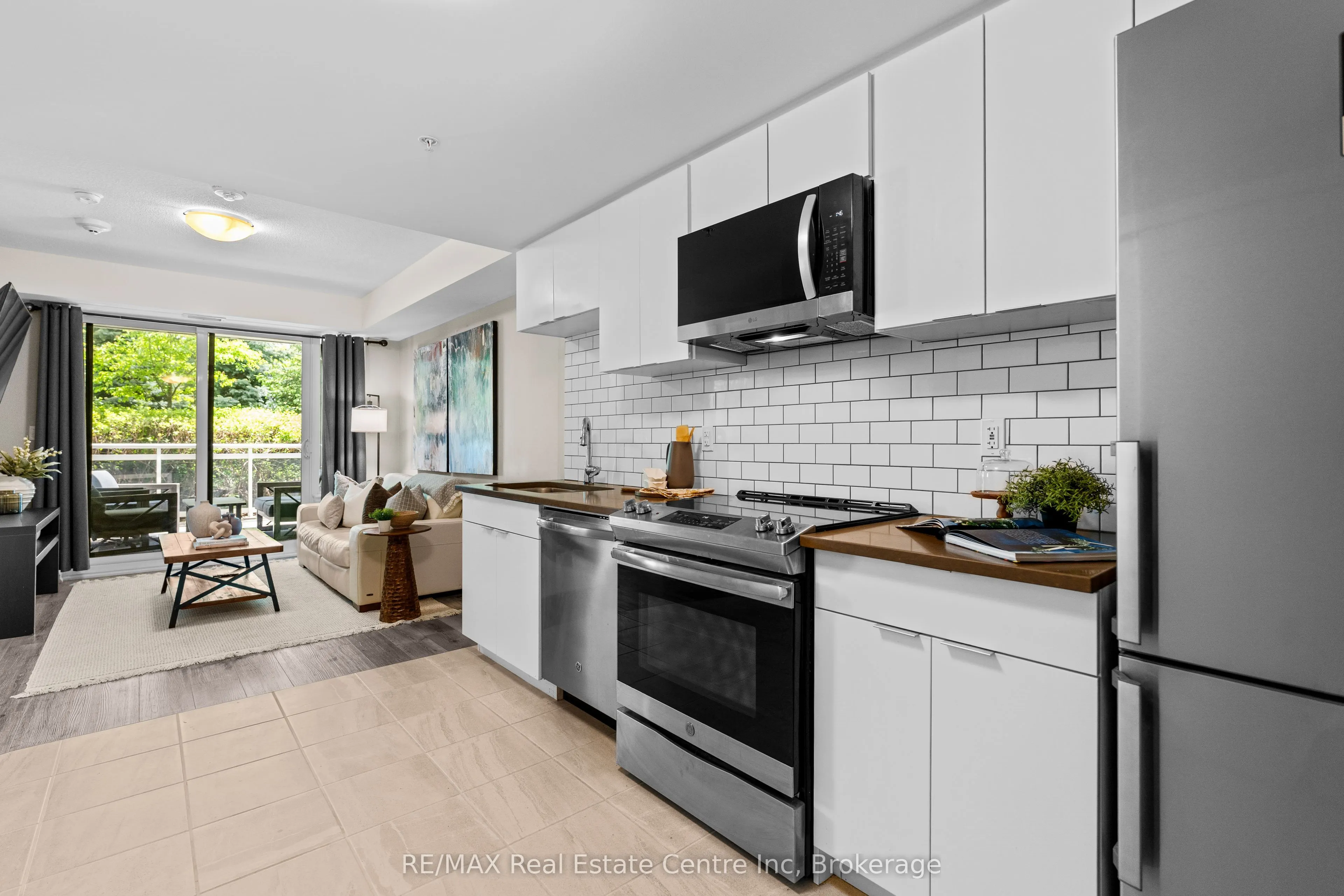 63 Arthur Street S, #201