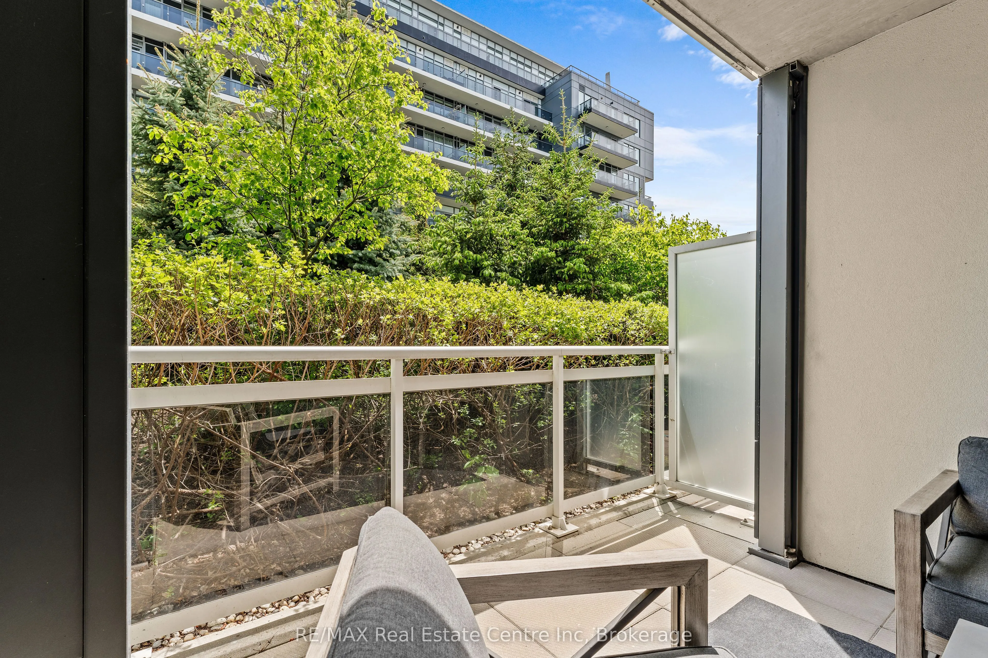 63 Arthur Street S, #201