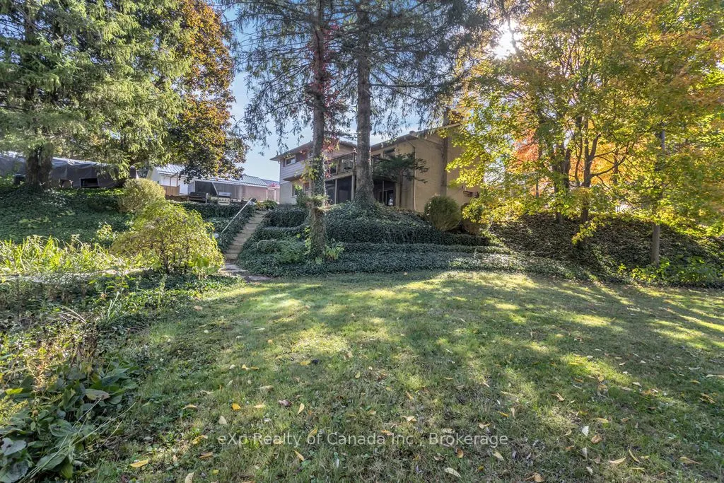 132 North Street E