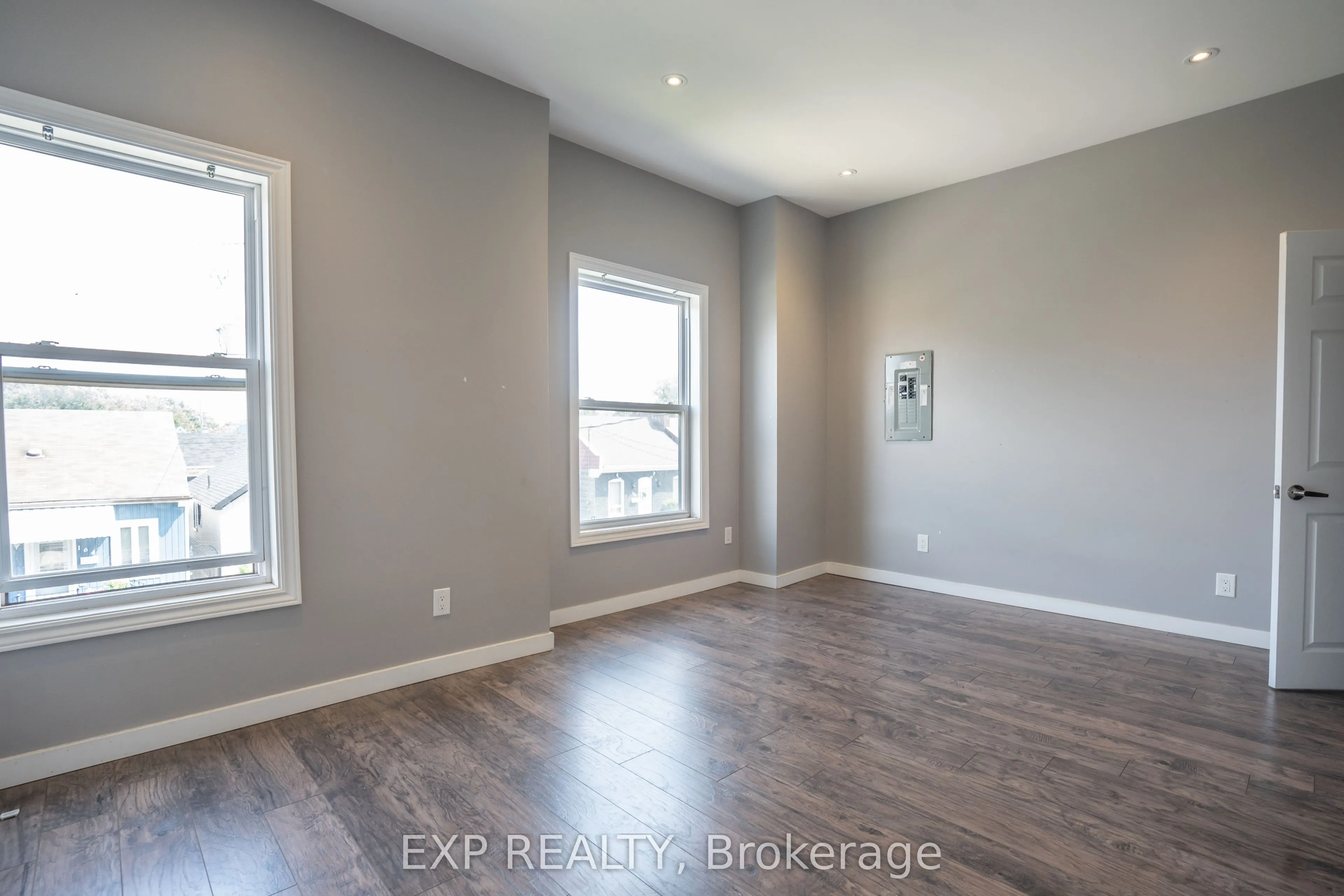 163 Emerald Street N