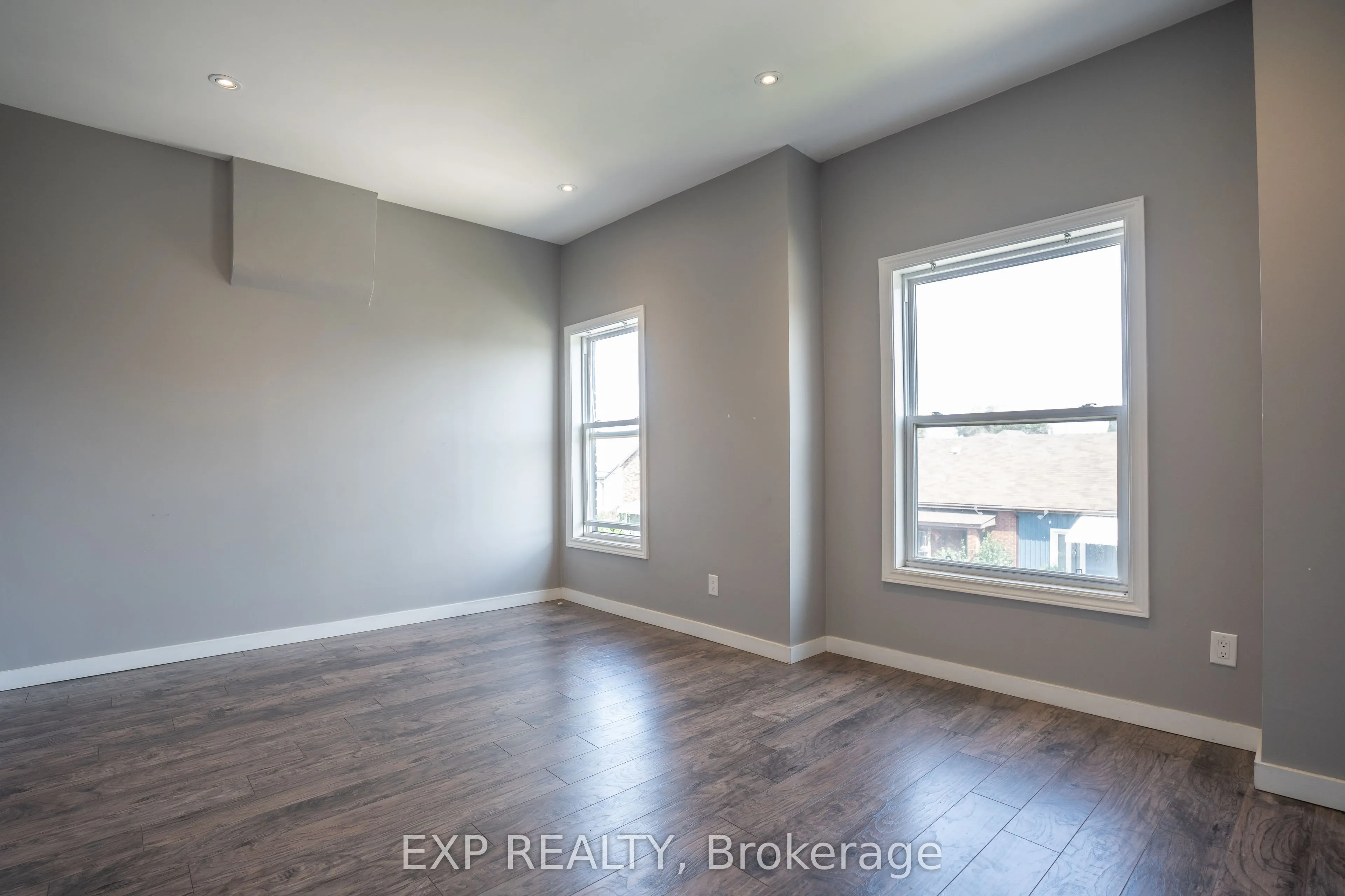 163 Emerald Street N