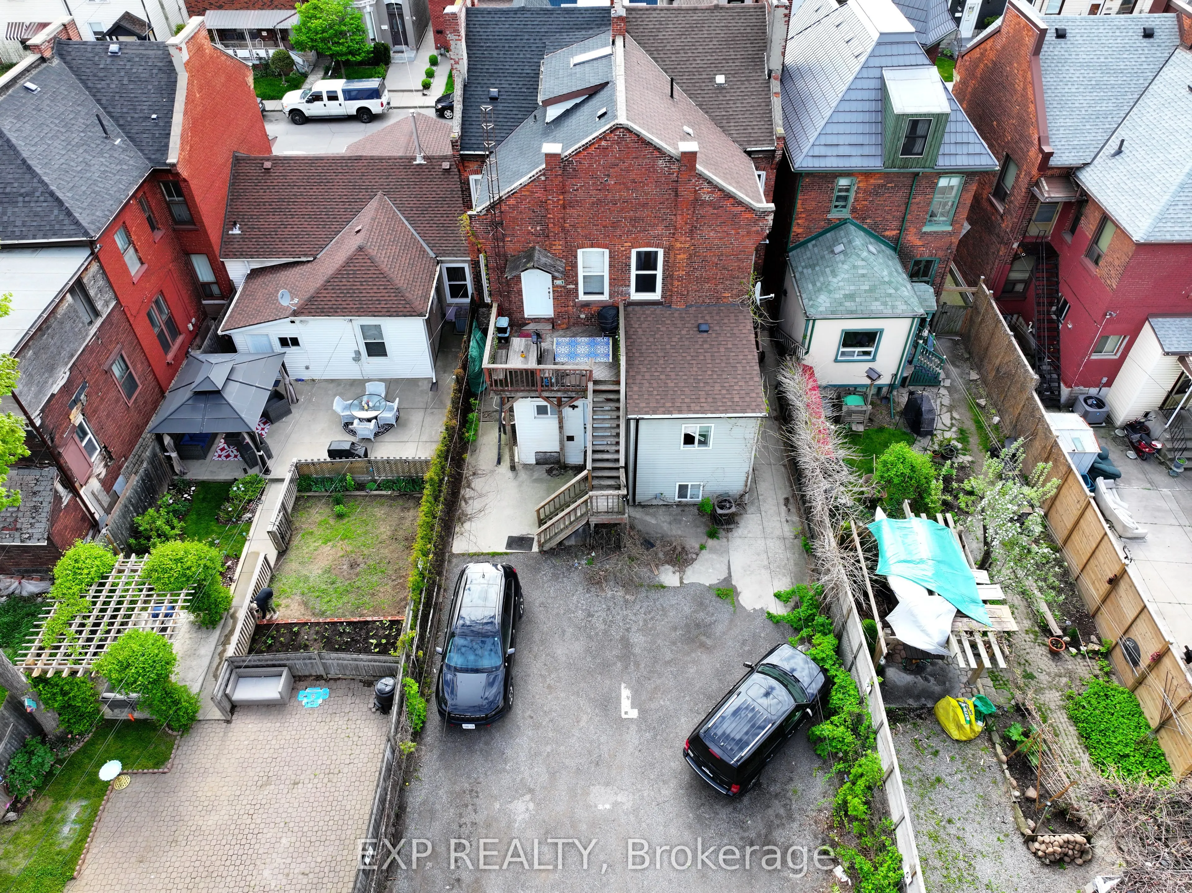 163 Emerald Street N
