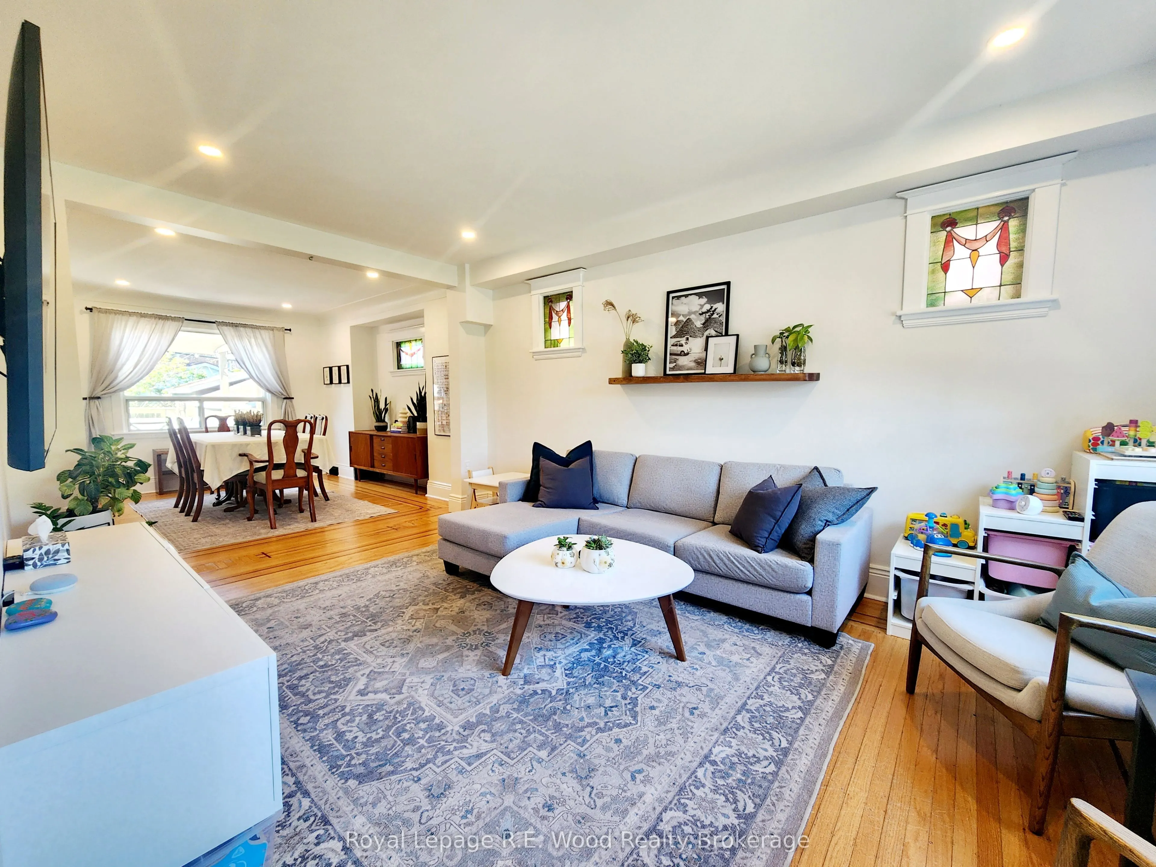 252 Graham Avenue S